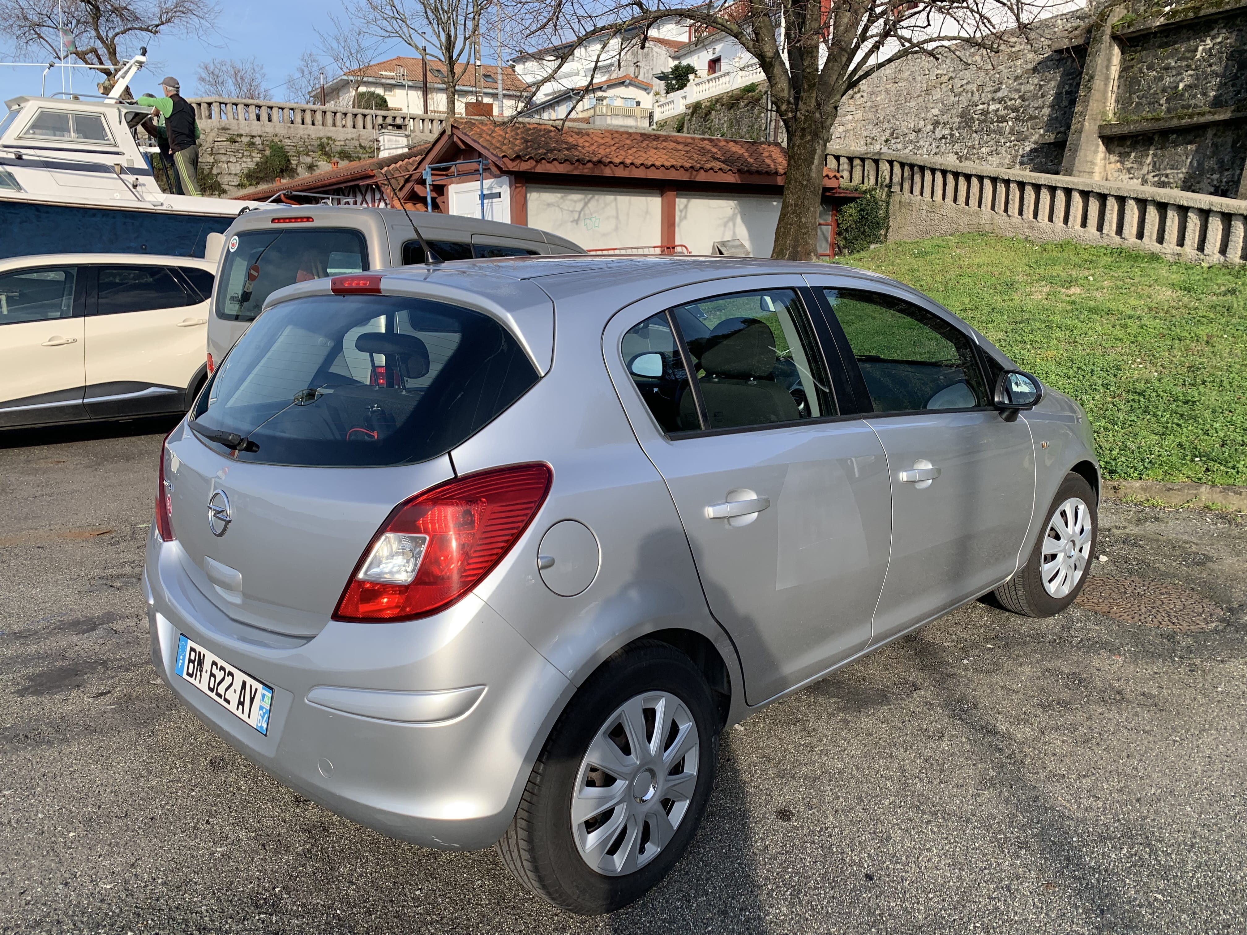 Opel Corsa avec Siège bébé