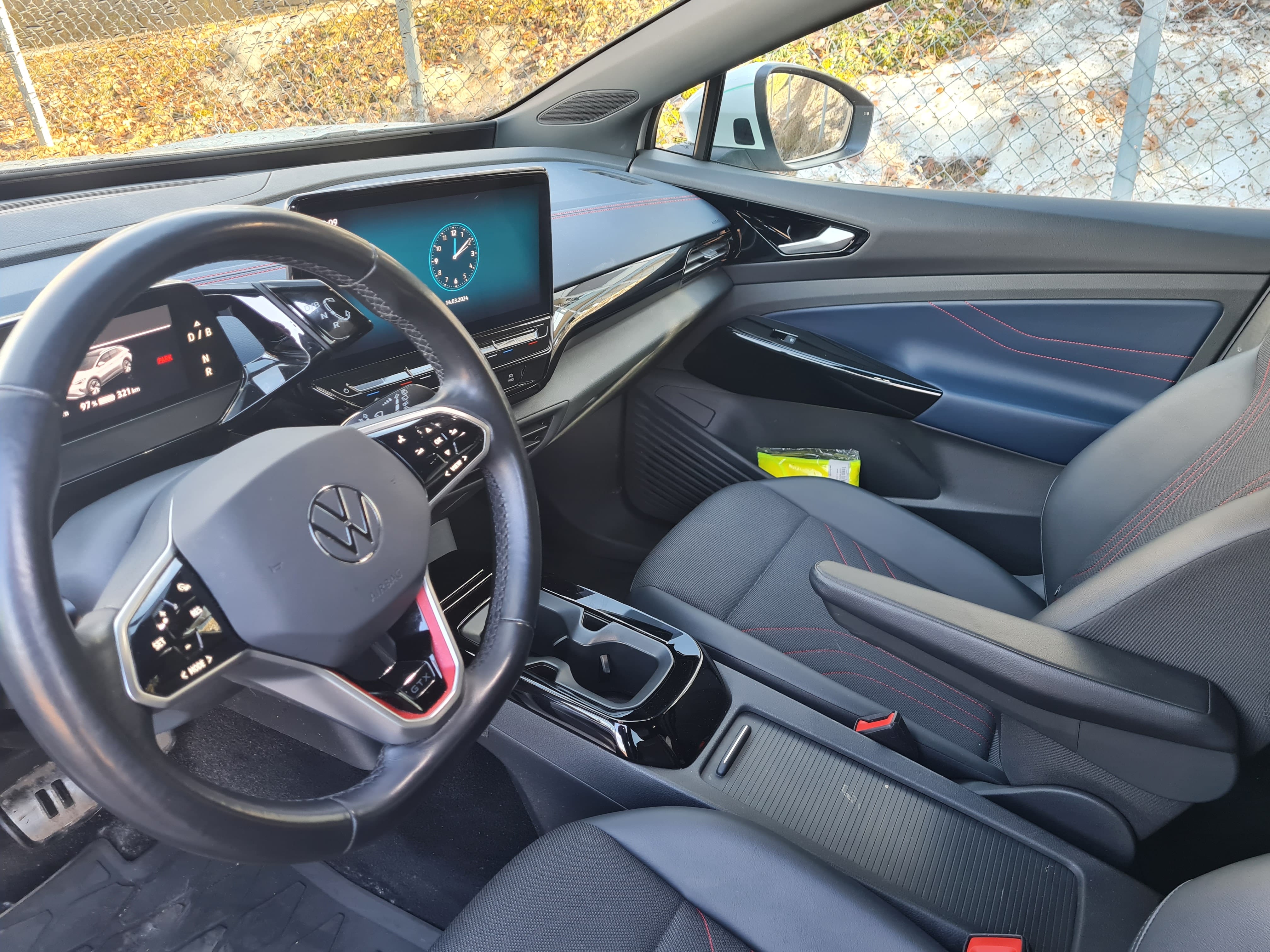 Volkswagen ID.4 GTX mit Navigationsgerät