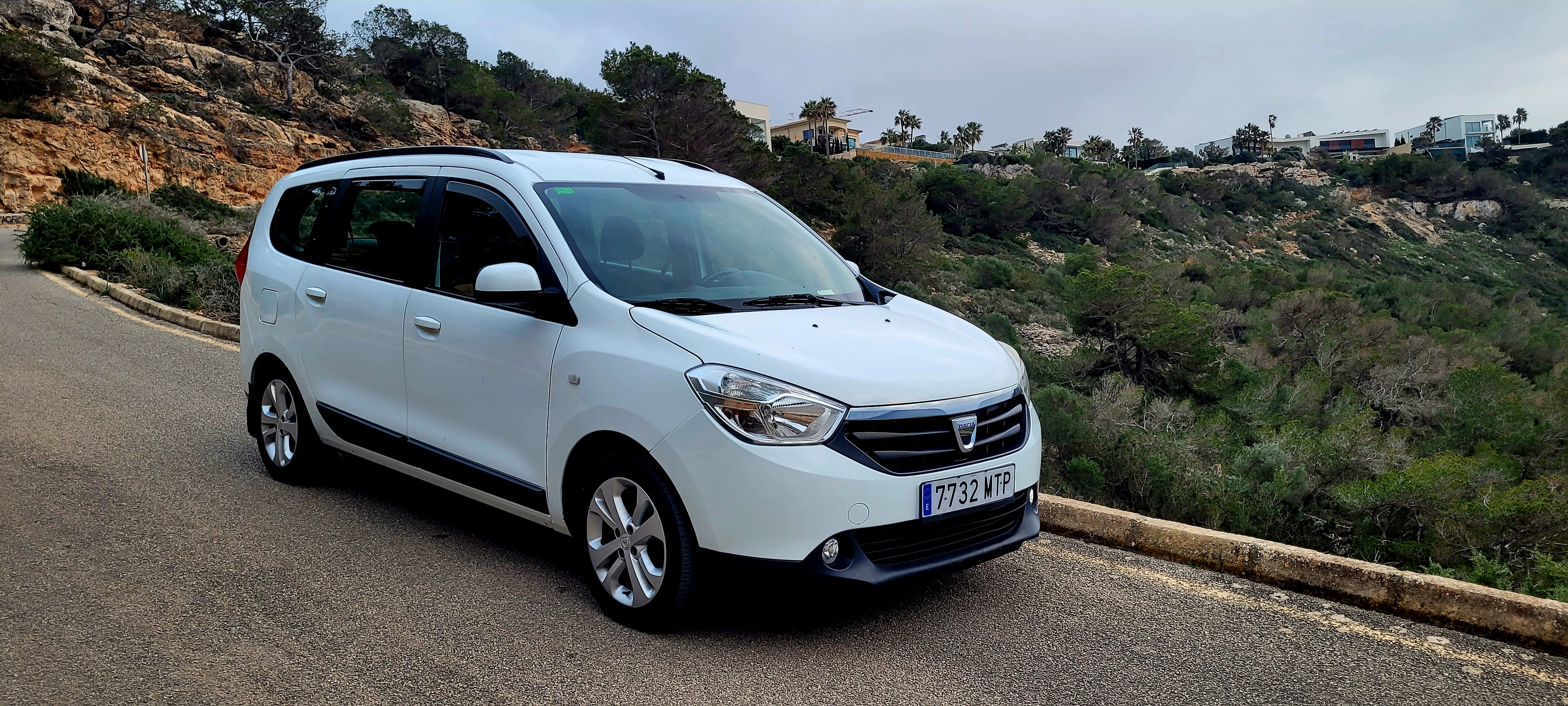 Dacia Lodgy 1.2 tce, 2013, Gasolina 95, 7 plazas