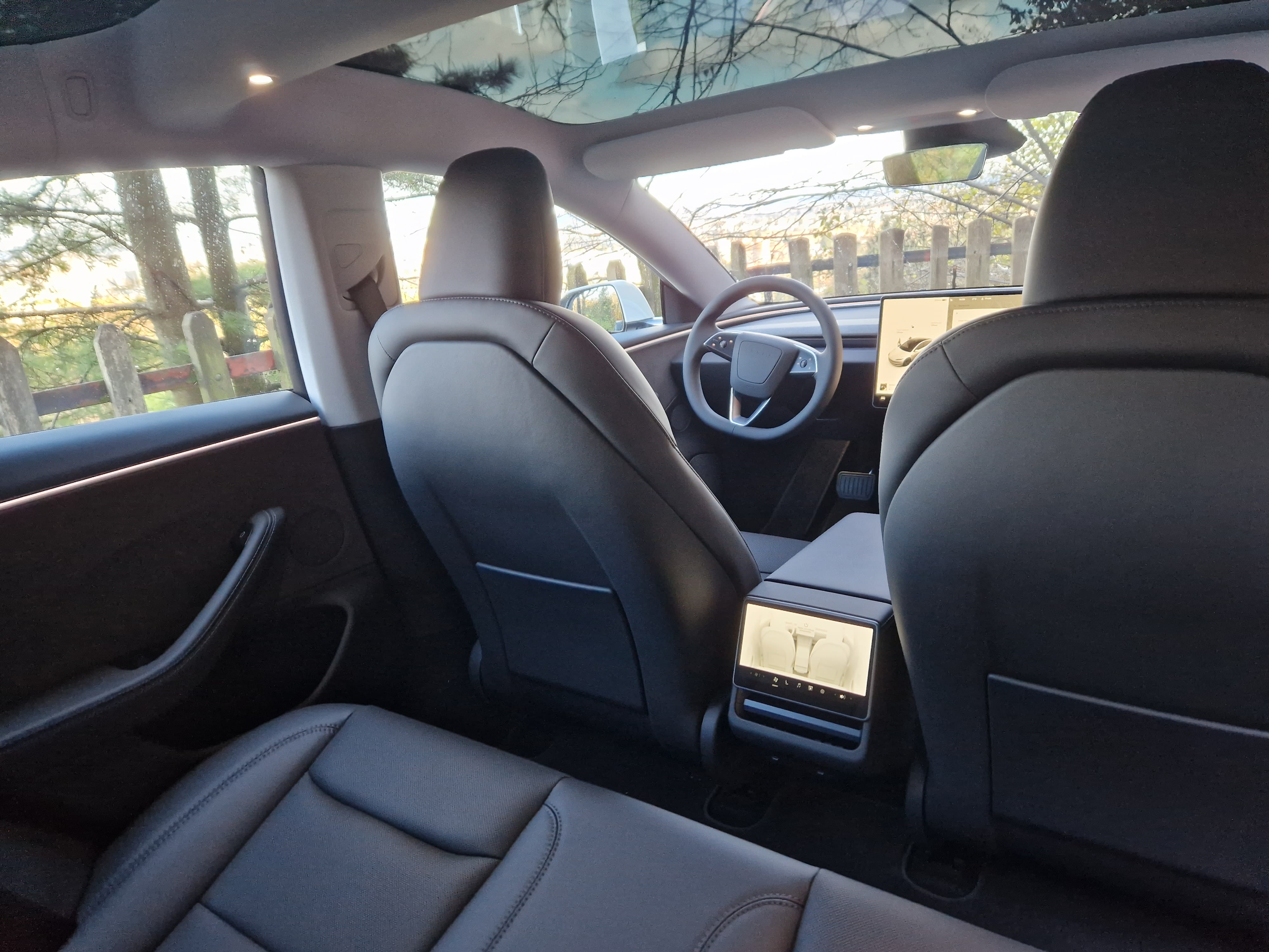 Tesla Model 3 Long Range mit 4-Rad-Antrieb