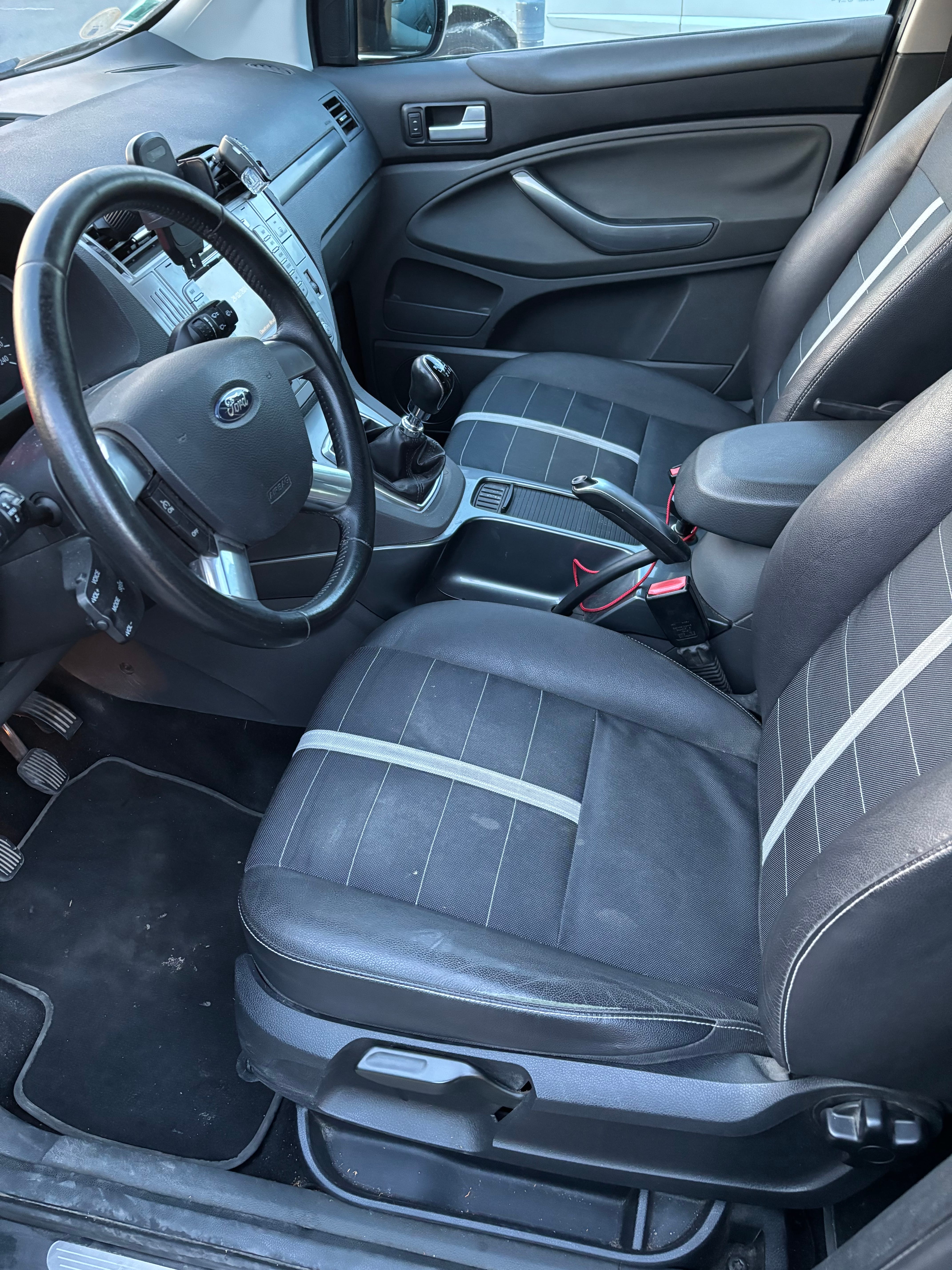 Ford Kuga avec Régulateur de vitesse
