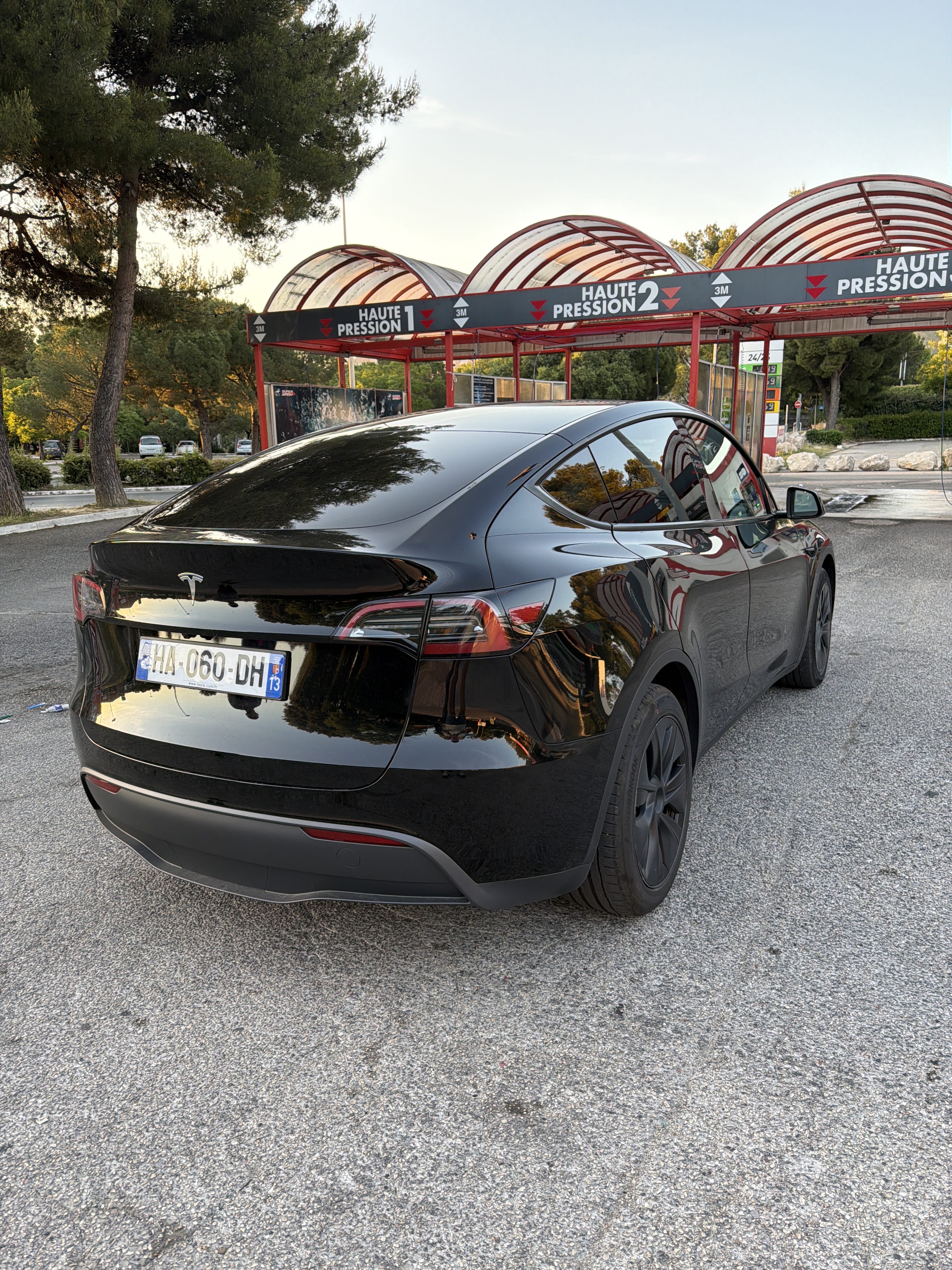 Tesla Model Y Long Range con Cámara de marcha atrás