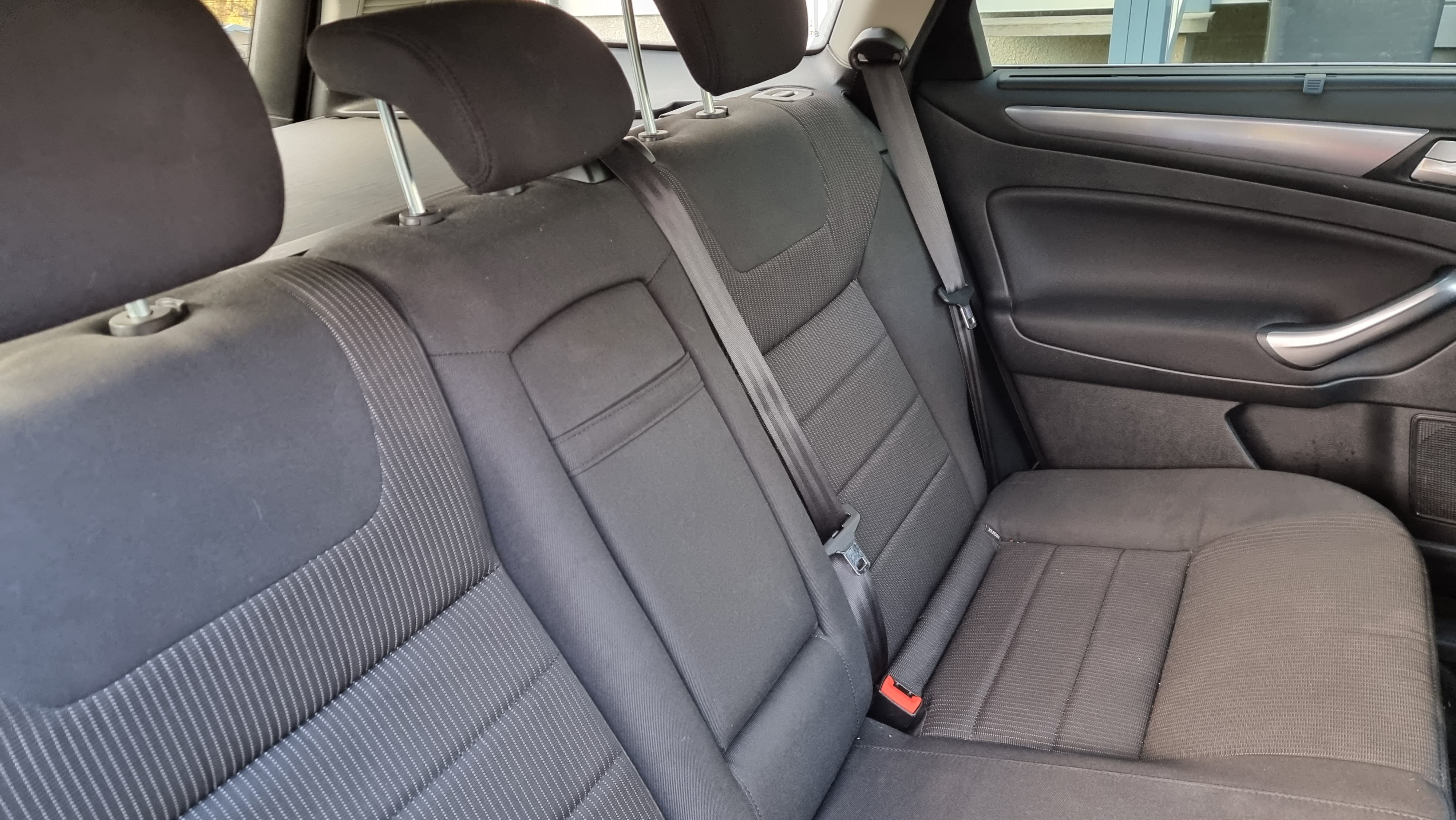 Ford Mondeo SW Business med Vinterdekk