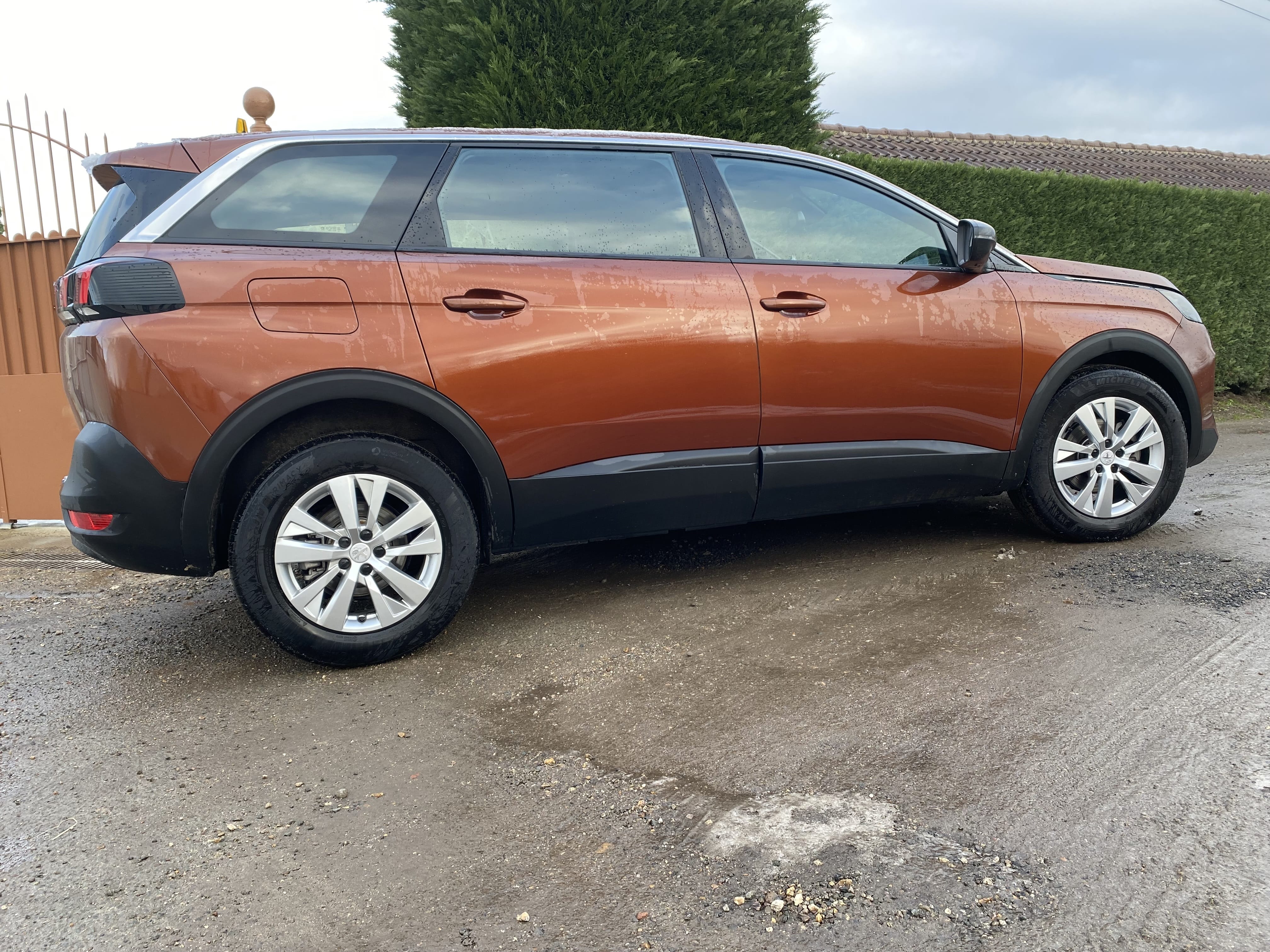 Peugeot 5008, 2023, Essence 95, automatique, 7 places