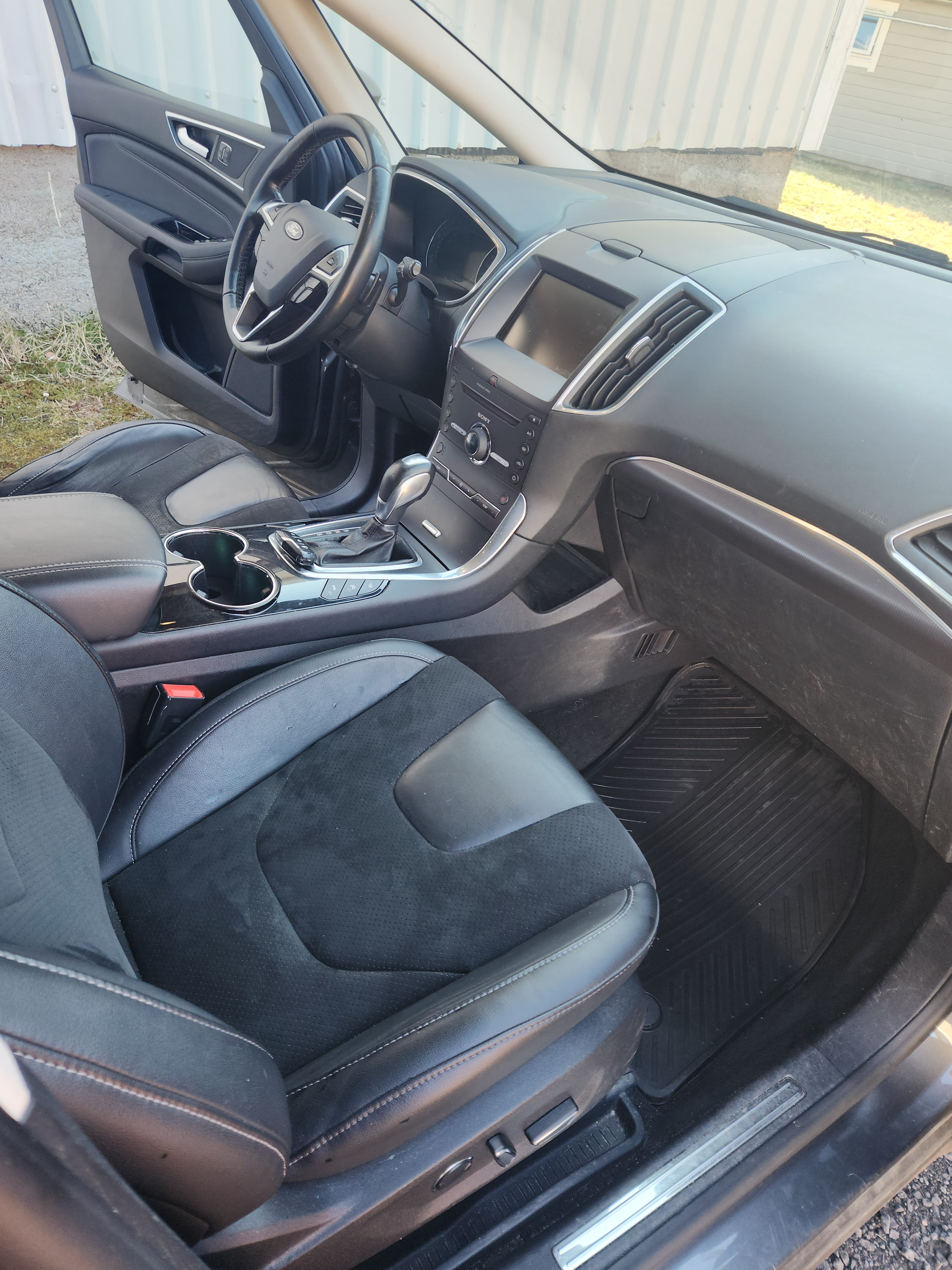 Ford S-Max with Backup camera