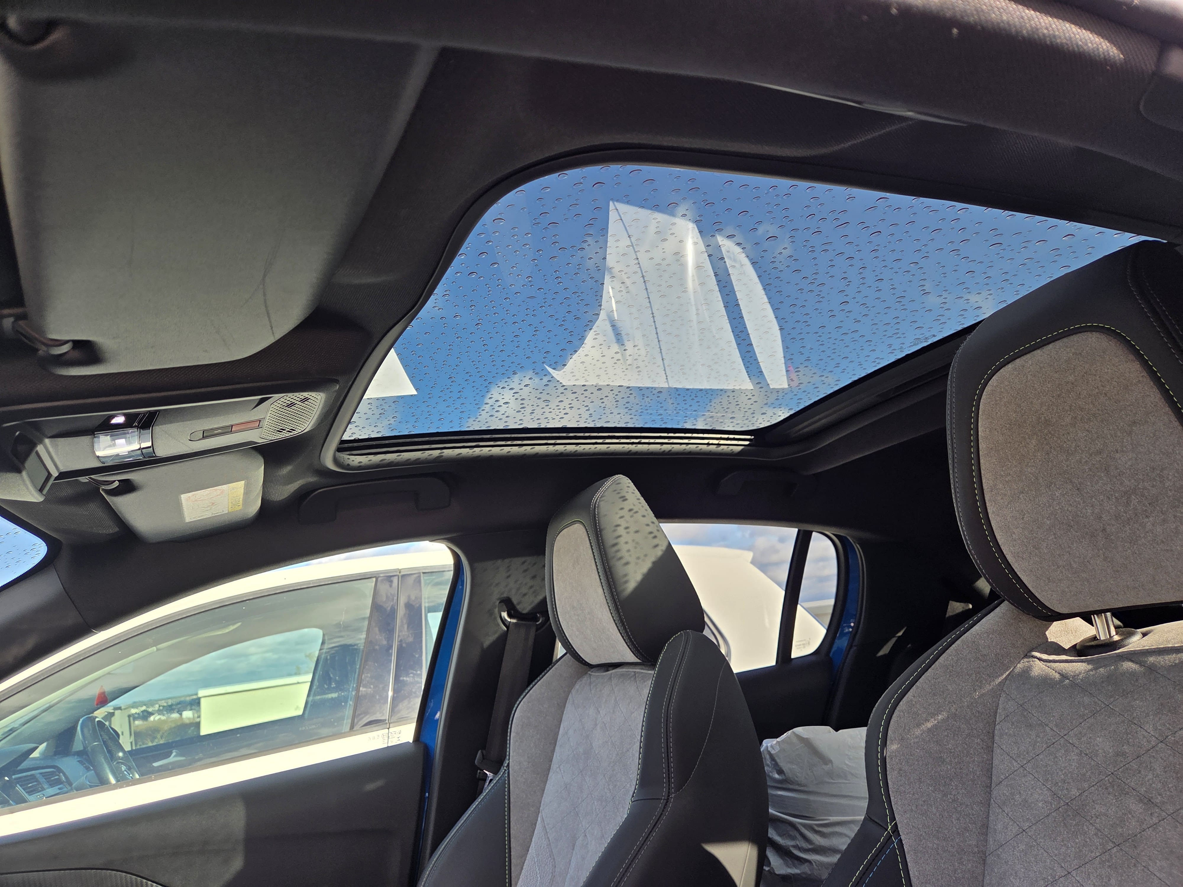 Peugeot 208 GT Line with Bluetooth audio