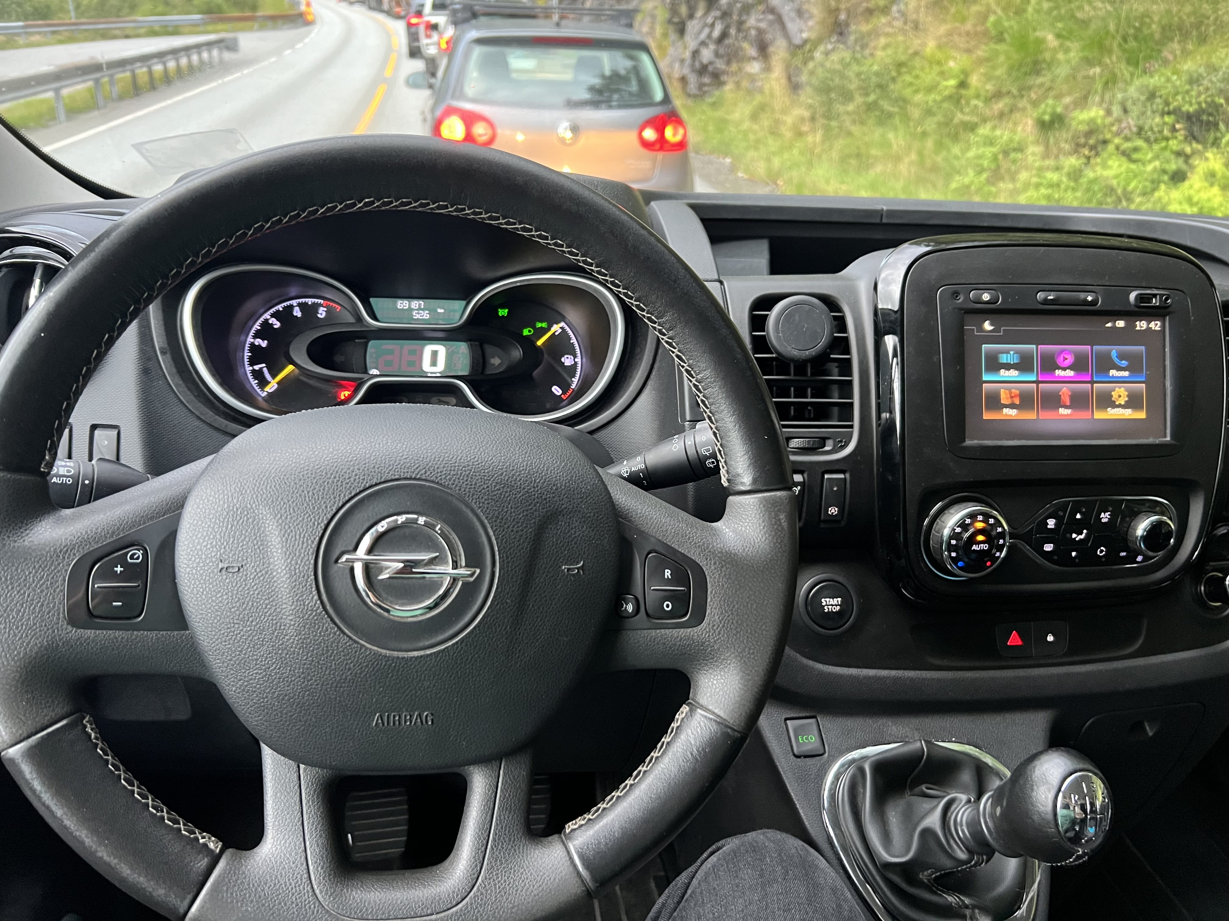 Opel Vivaro med Babysete