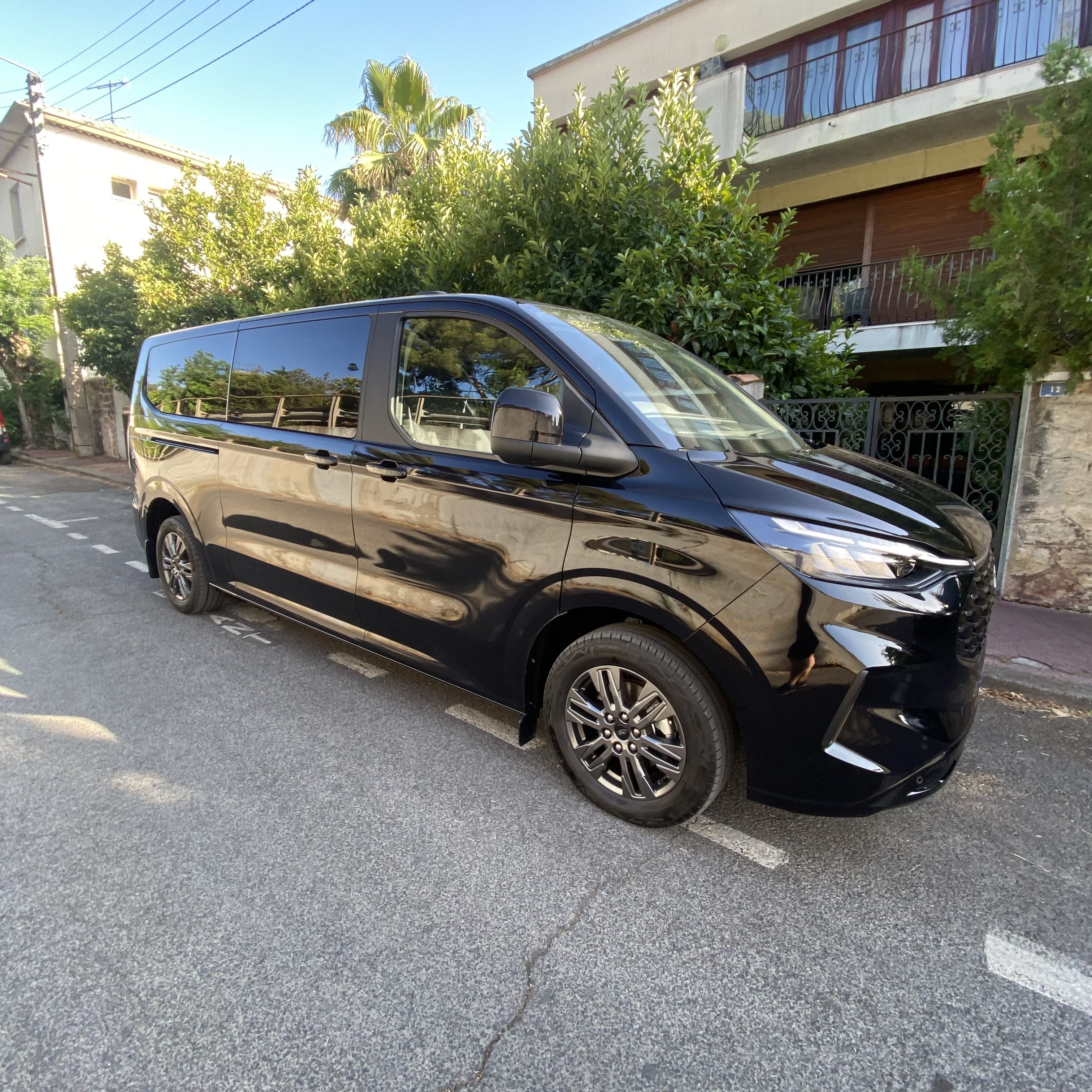 Ford Tourneo, 2025, Diesel, automatique, 8 places
