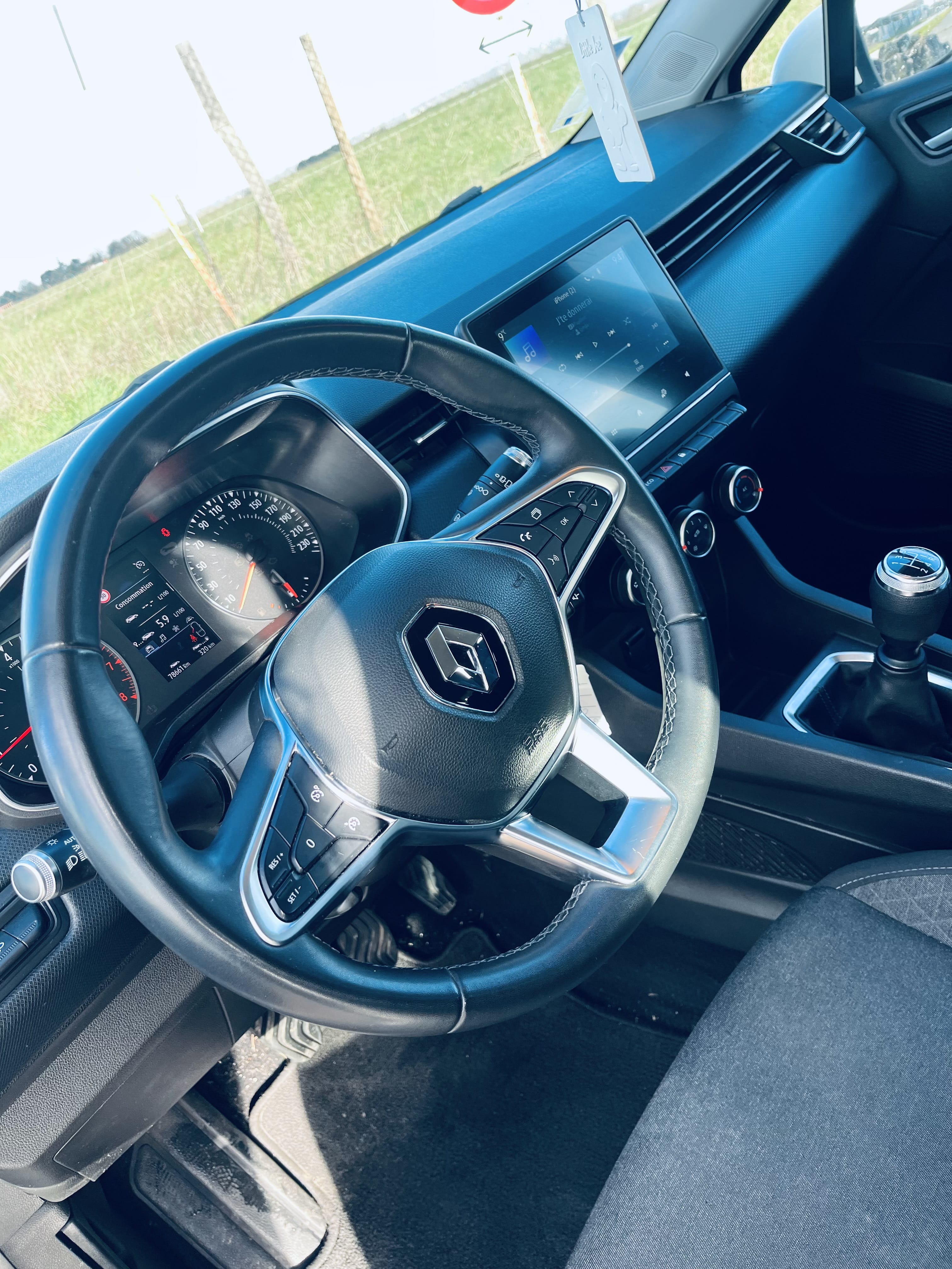 Renault Clio avec Chaines