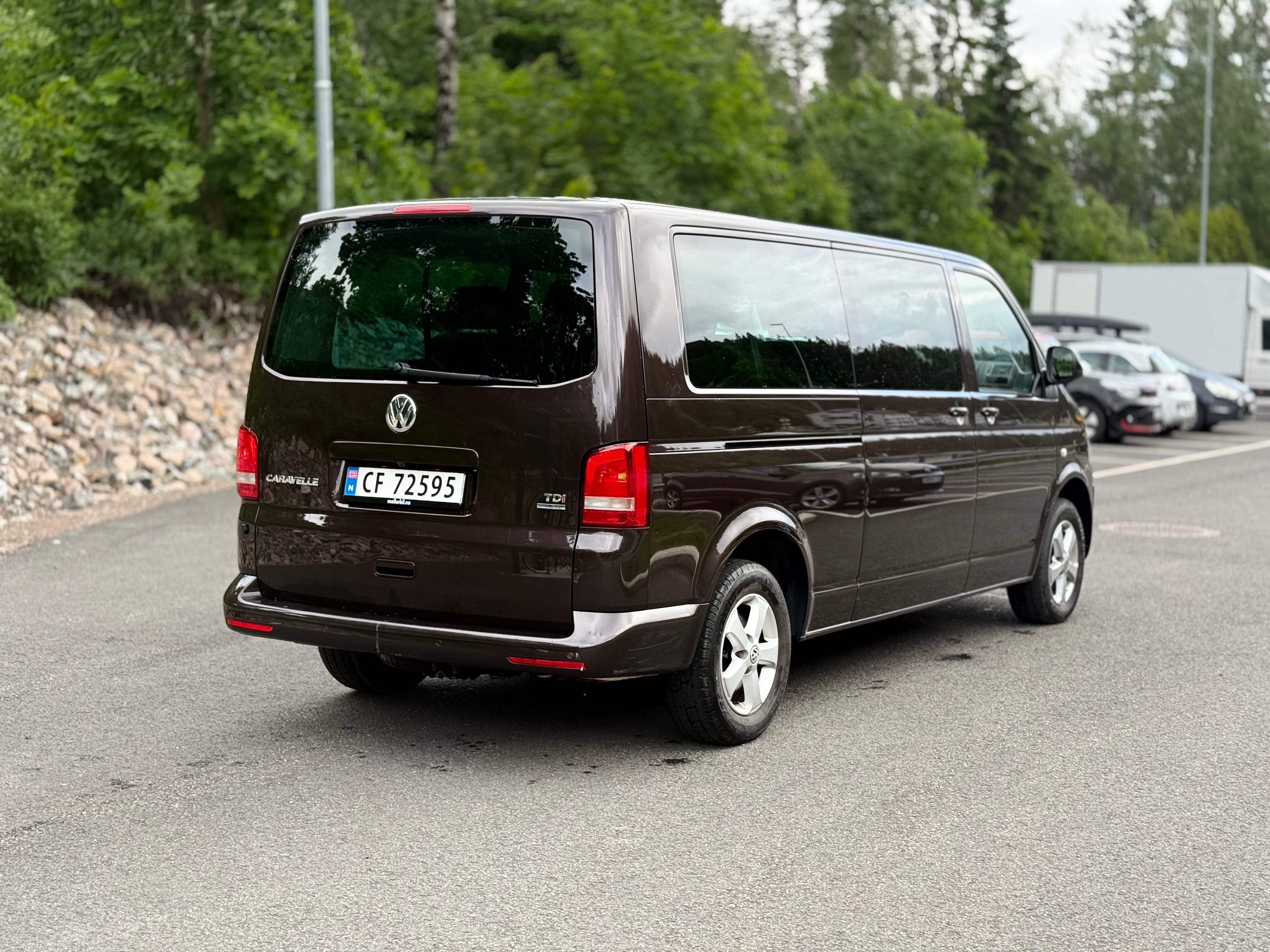 Volkswagen Caravelle 2.0 TDI 9 seter med automatgir mit Tempomat