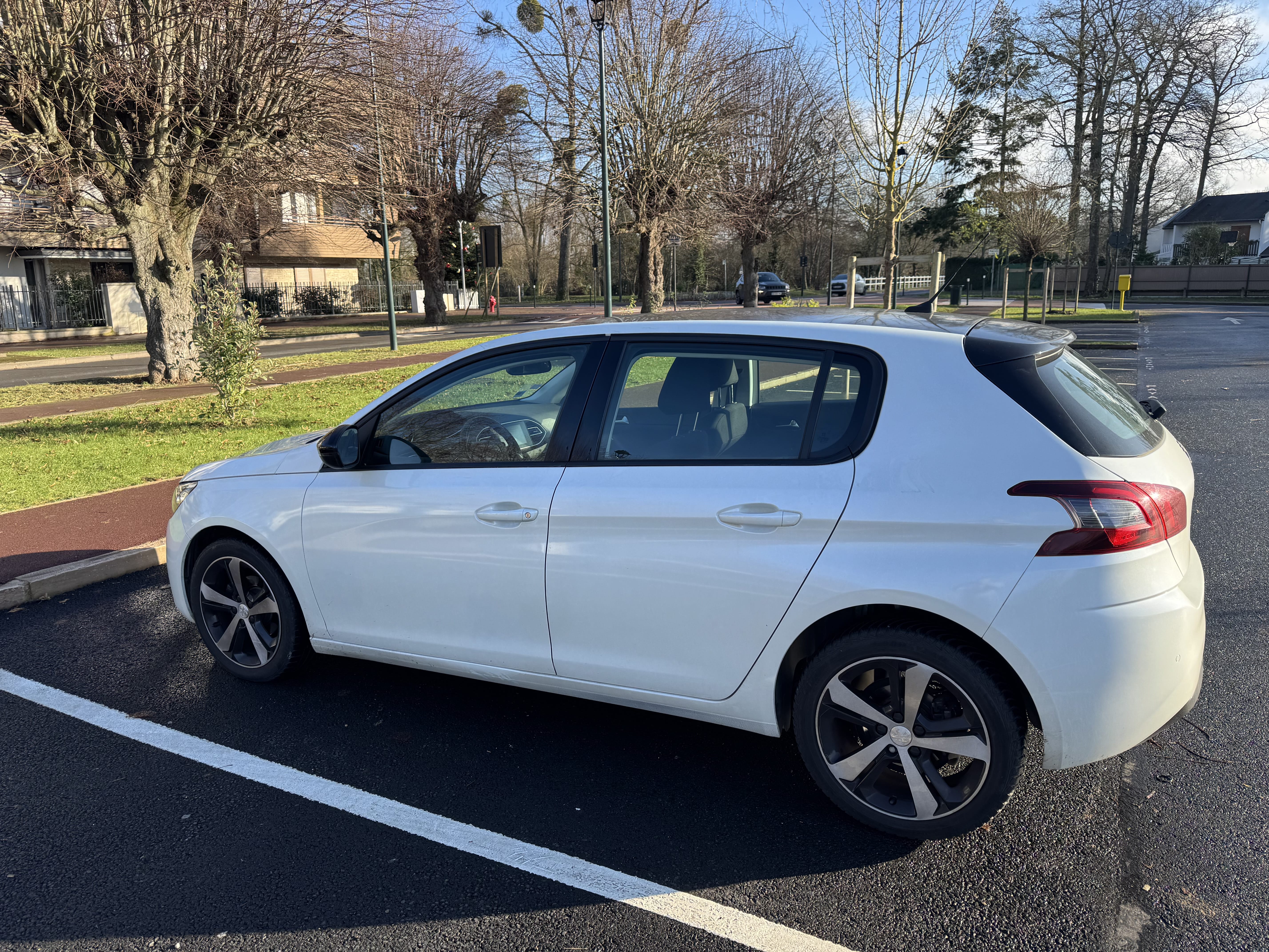 Peugeot 308 avec Apple CarPlay