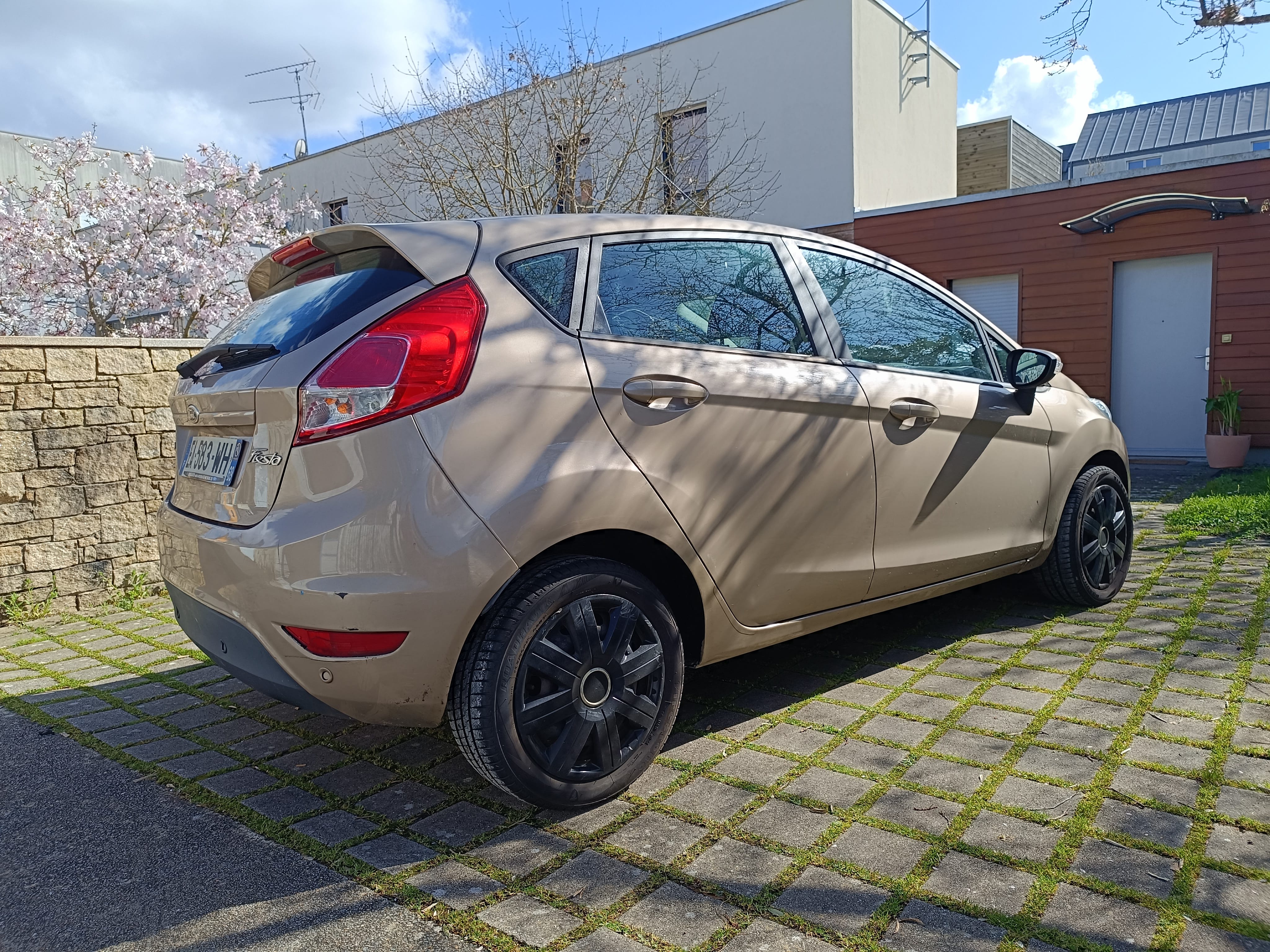 Ford Fiesta avec Siège bébé