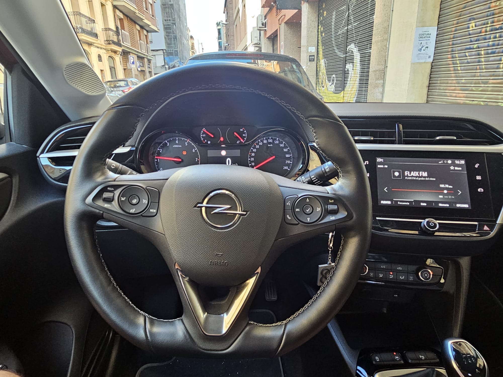 Opel Corsa con Control de velocidad