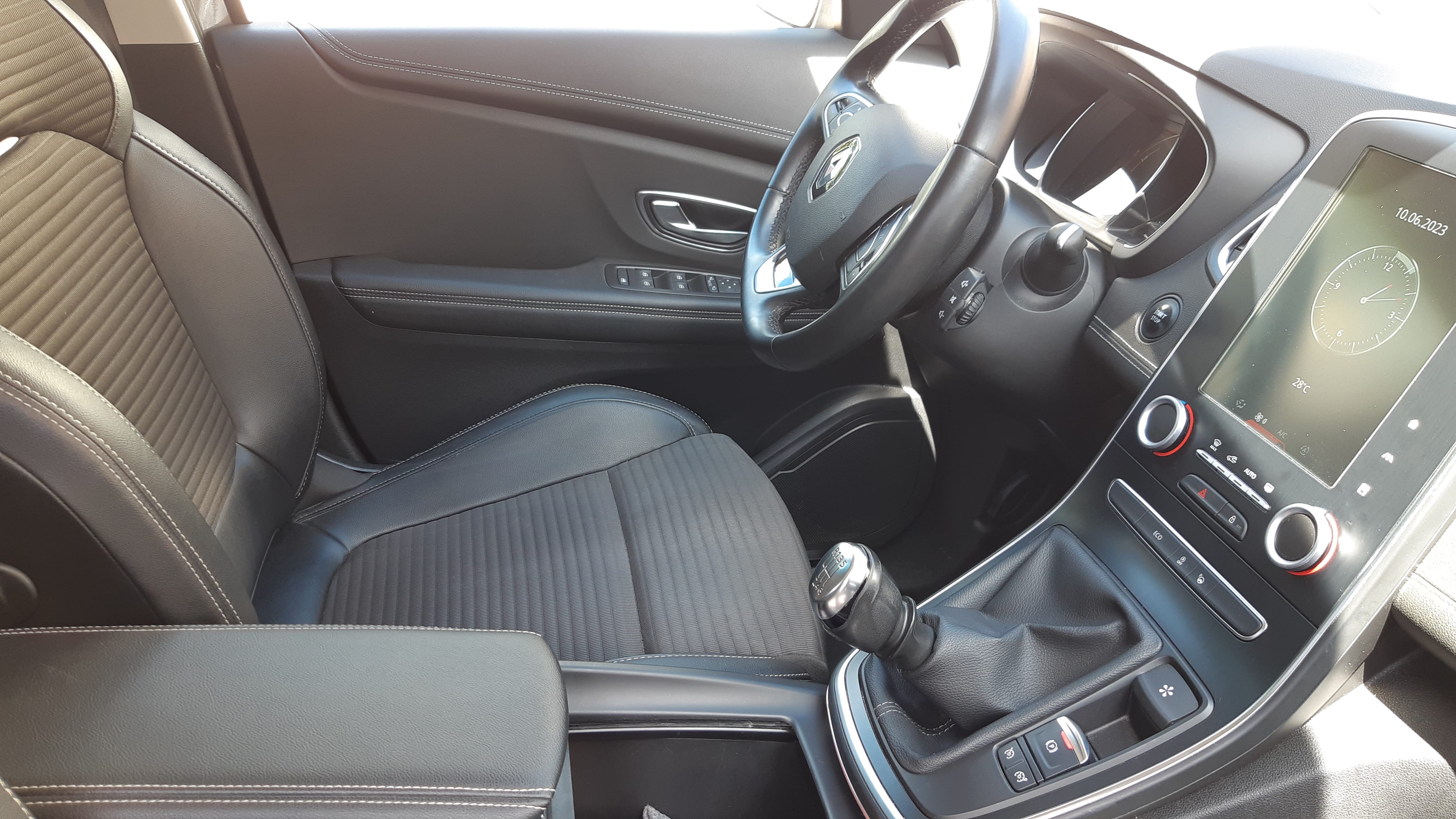 Renault Scenic avec Siège bébé