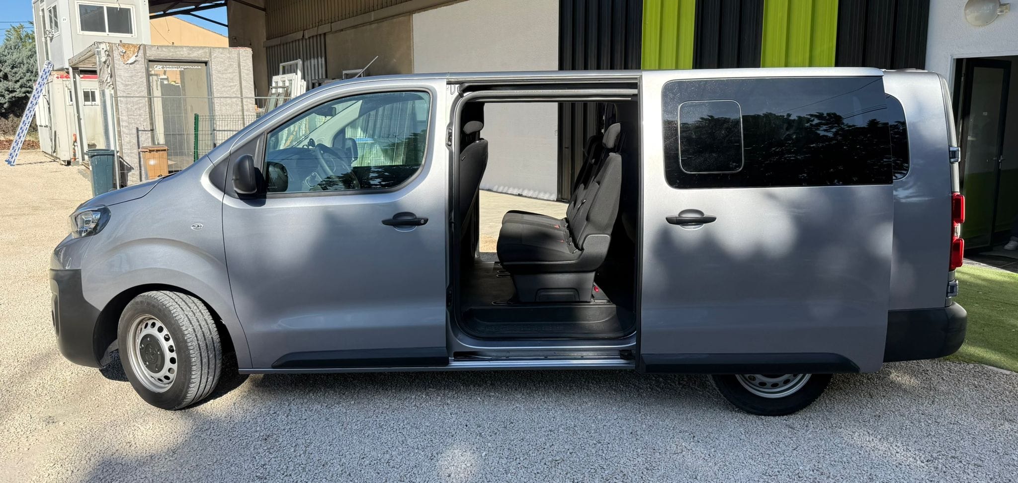Peugeot Expert Combi 1,5 bluhdi avec Climatisation