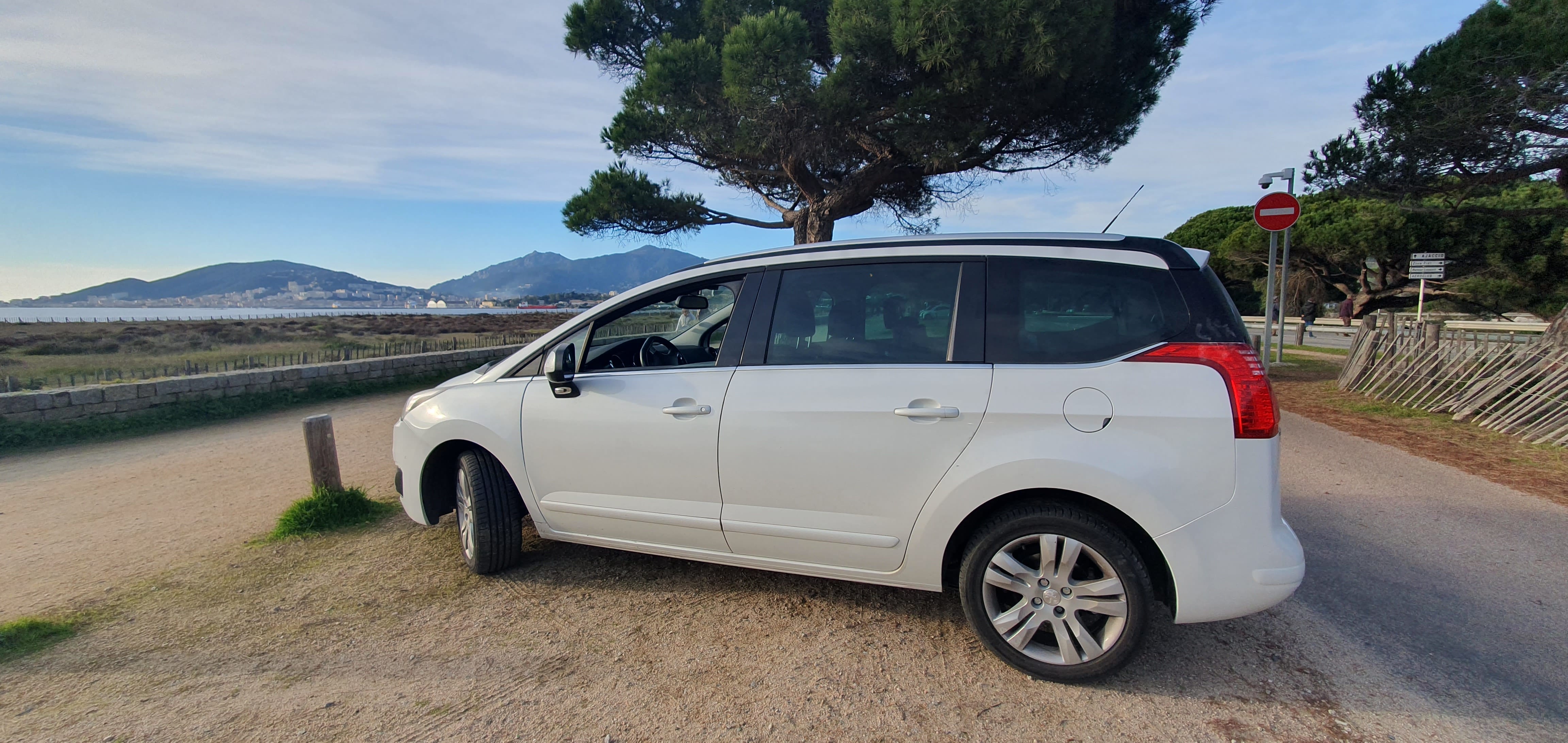 Peugeot 5008 avec Climatisation