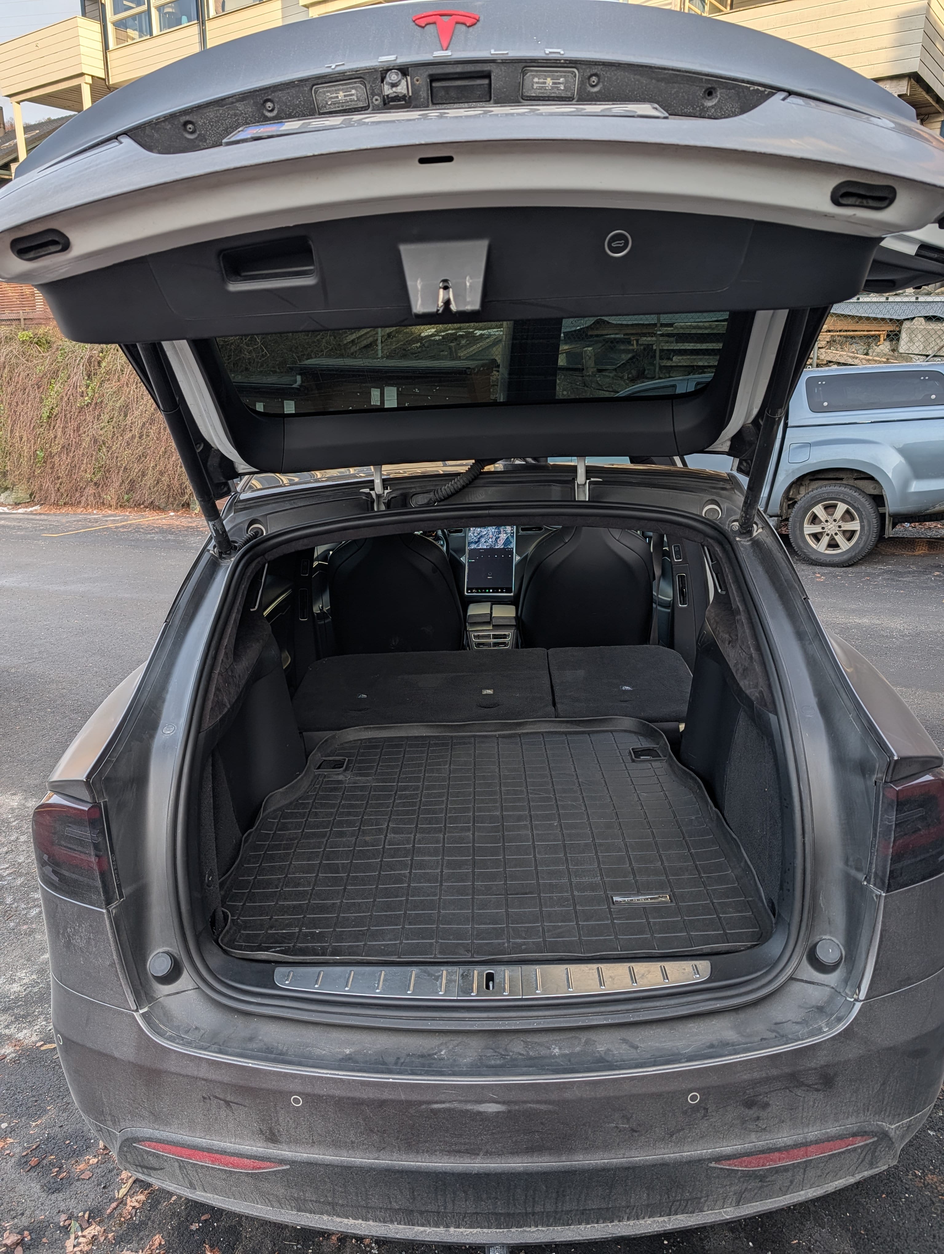 Tesla Model X 75D med Tilhengerfeste
