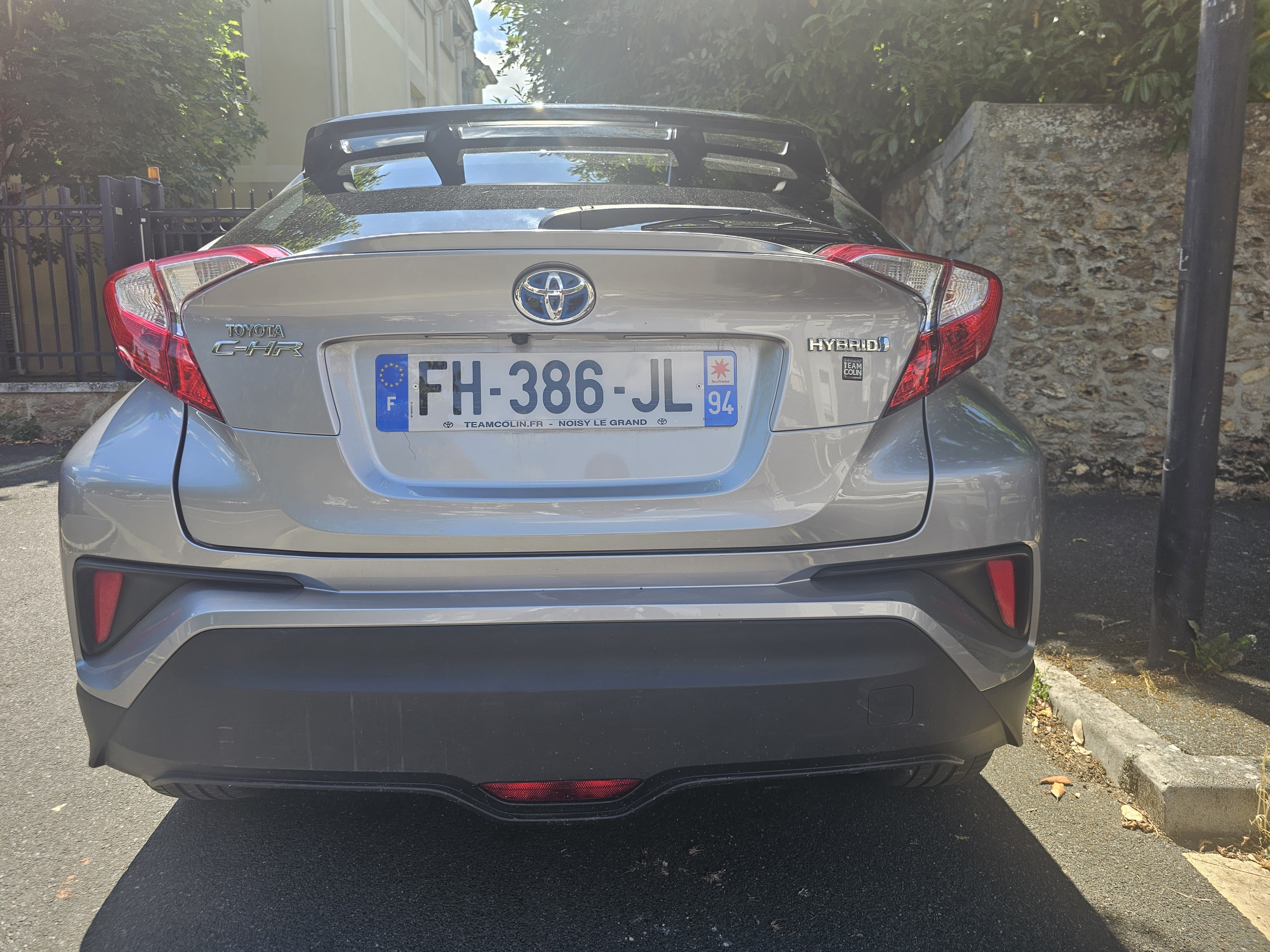 Toyota C-HR Hybrid avec Apple CarPlay