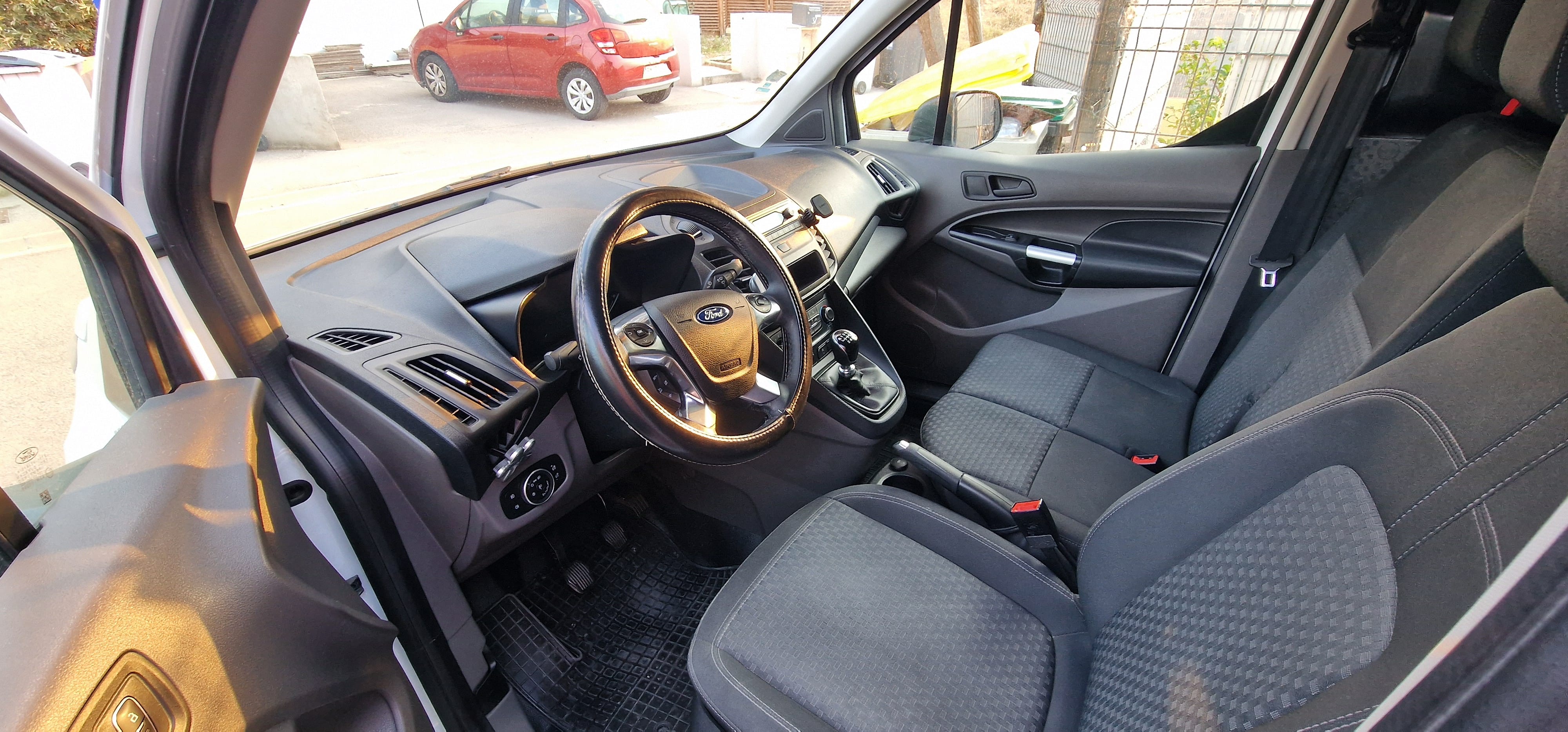 Ford Transit Connect 1.5 TDCI avec Audio Bluetooth