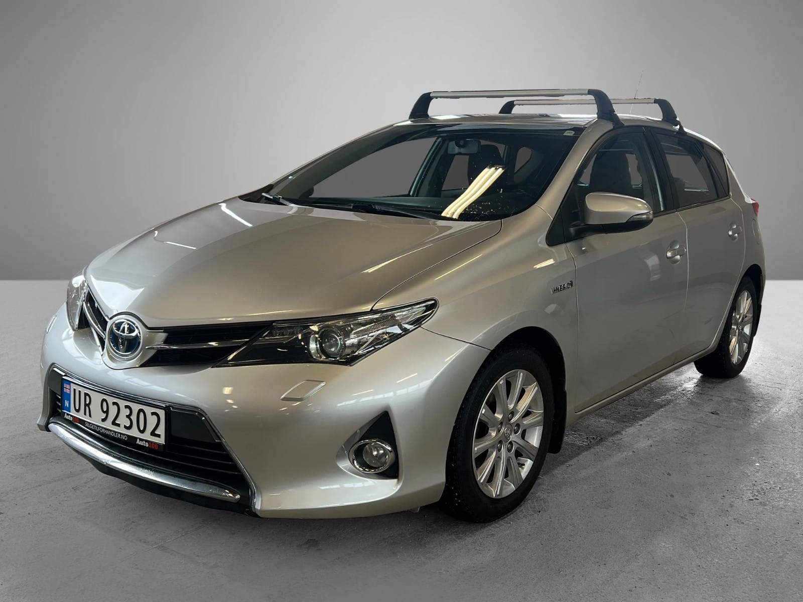 Toyota Auris, 2014, Blyfri 95 / Elektrisk (hybrid), automatisk