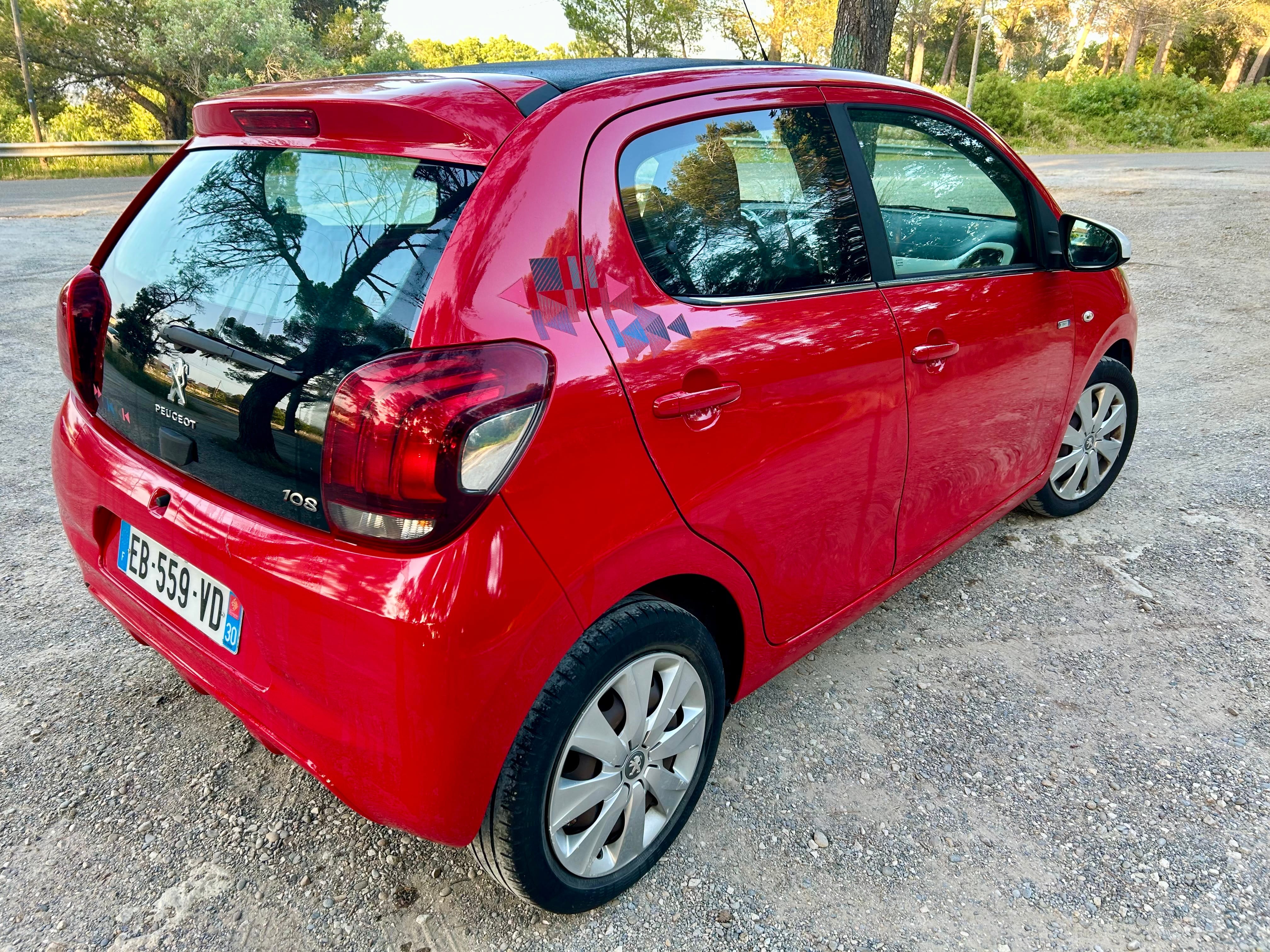 Peugeot 108 Aéroport + toit ouvrant avec Entrée audio / iPod
