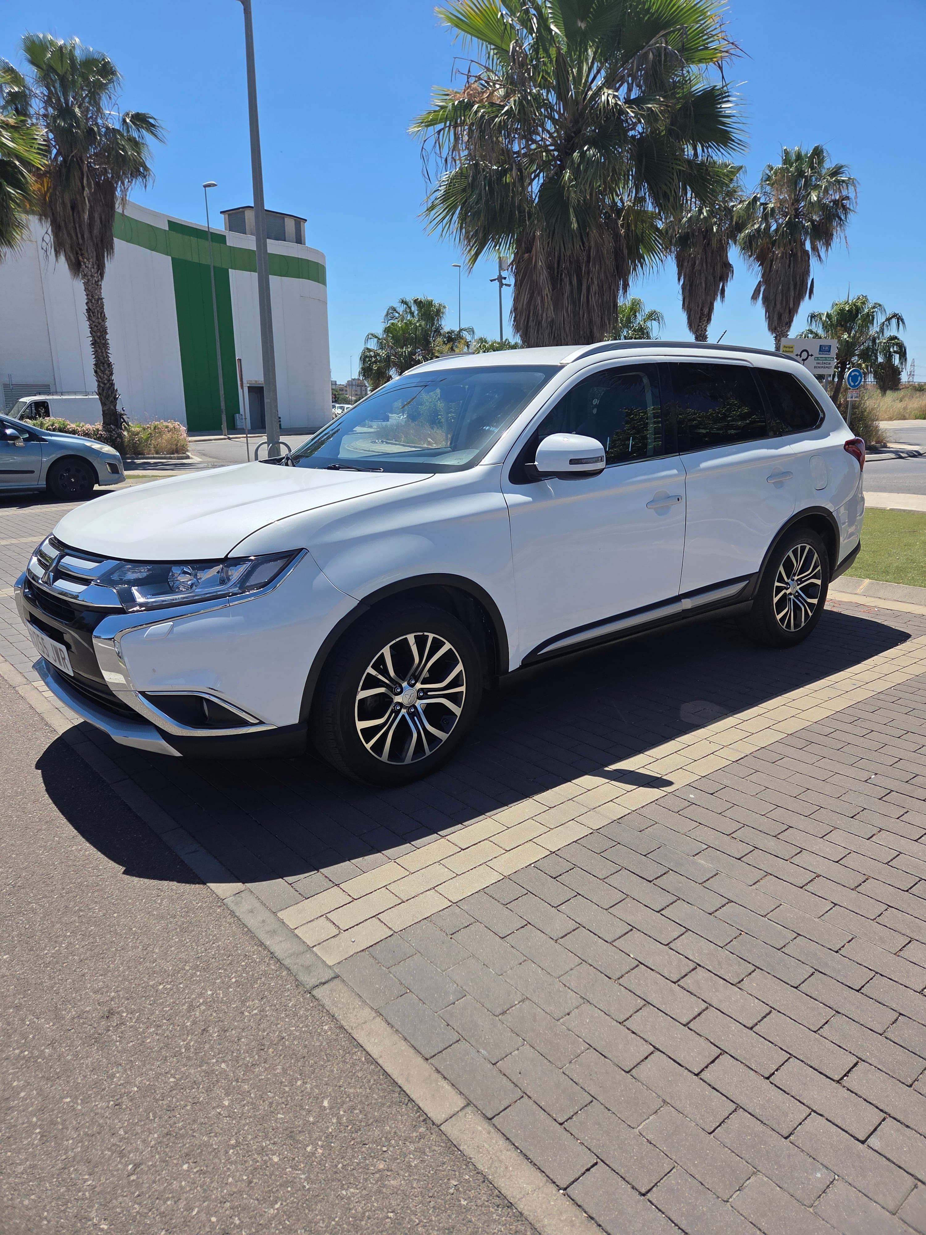 Mitsubishi Outlander Sport LE