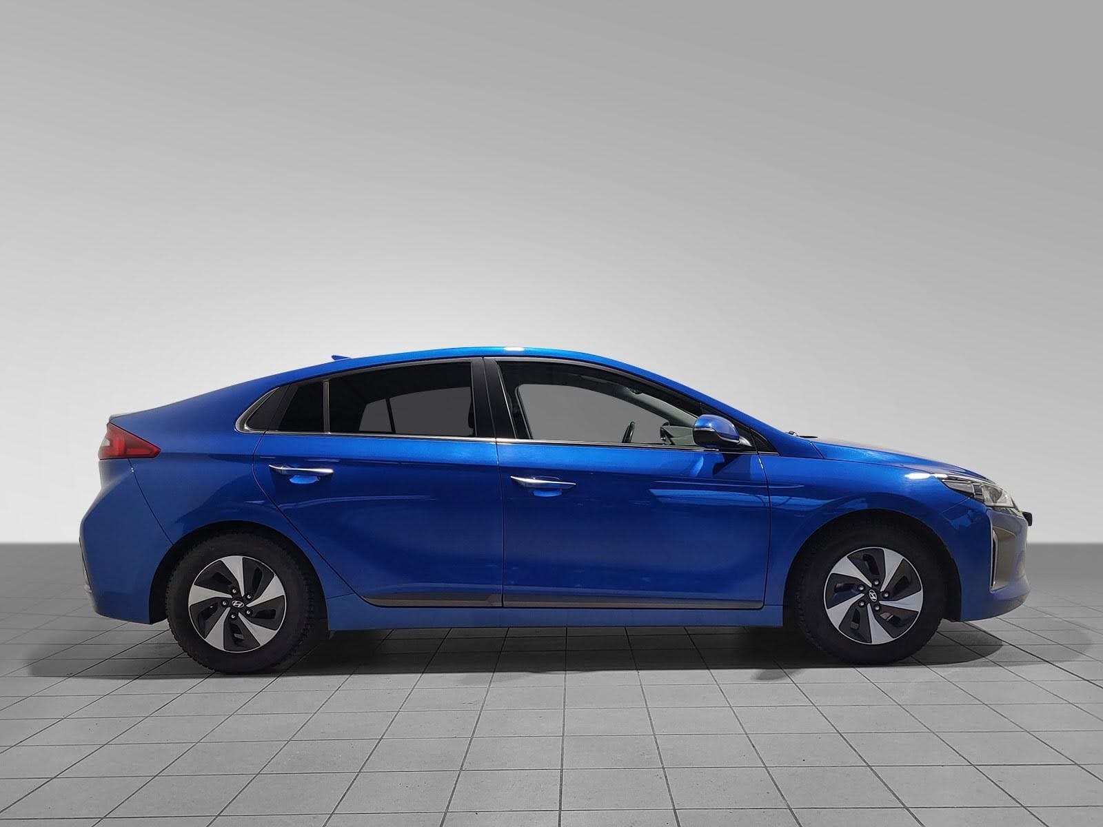 Hyundai Ioniq Hybrid, 2016, Blyfri 95 / Elektrisk (hybrid), automatisk