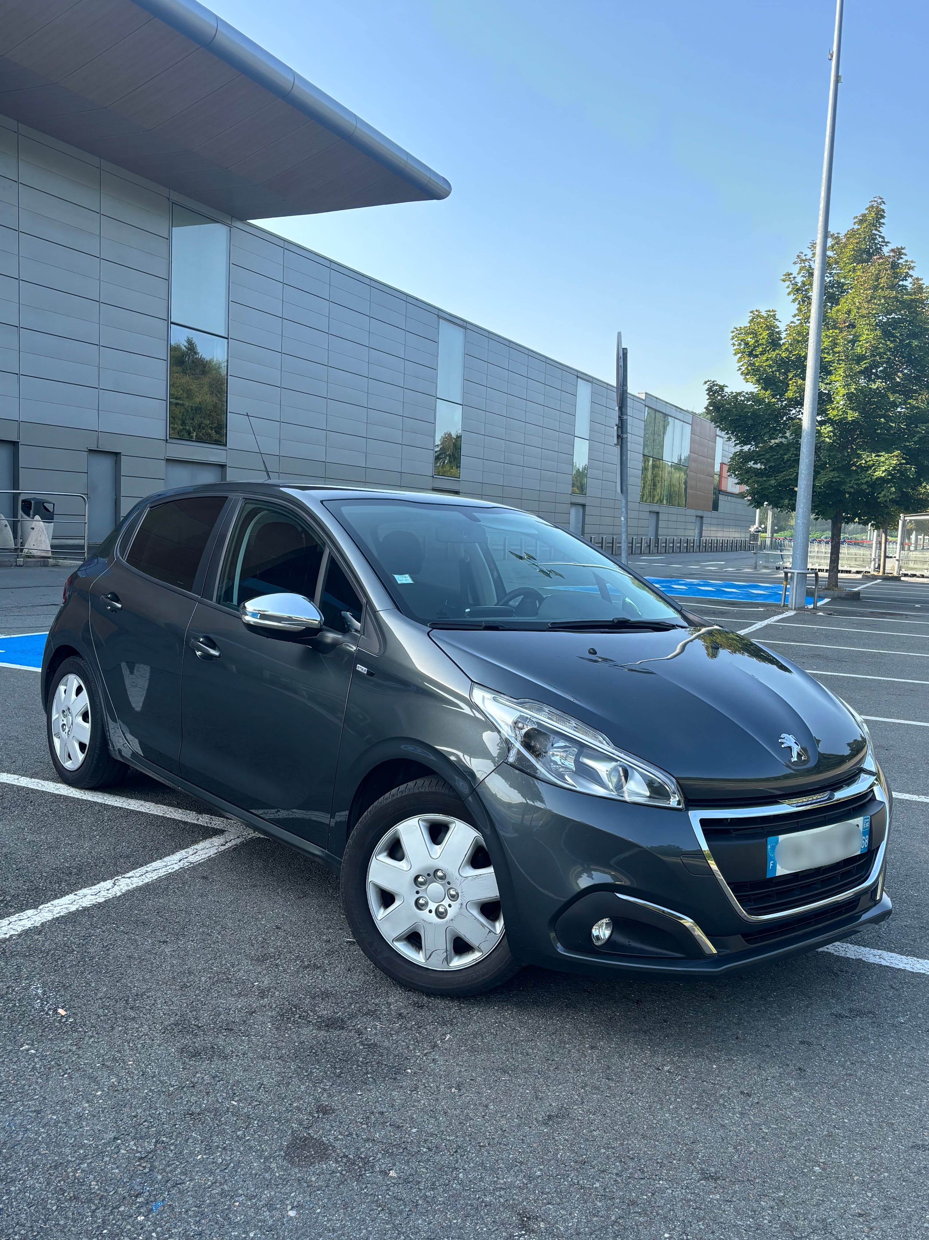 Peugeot 208, 2016, Essence 95
