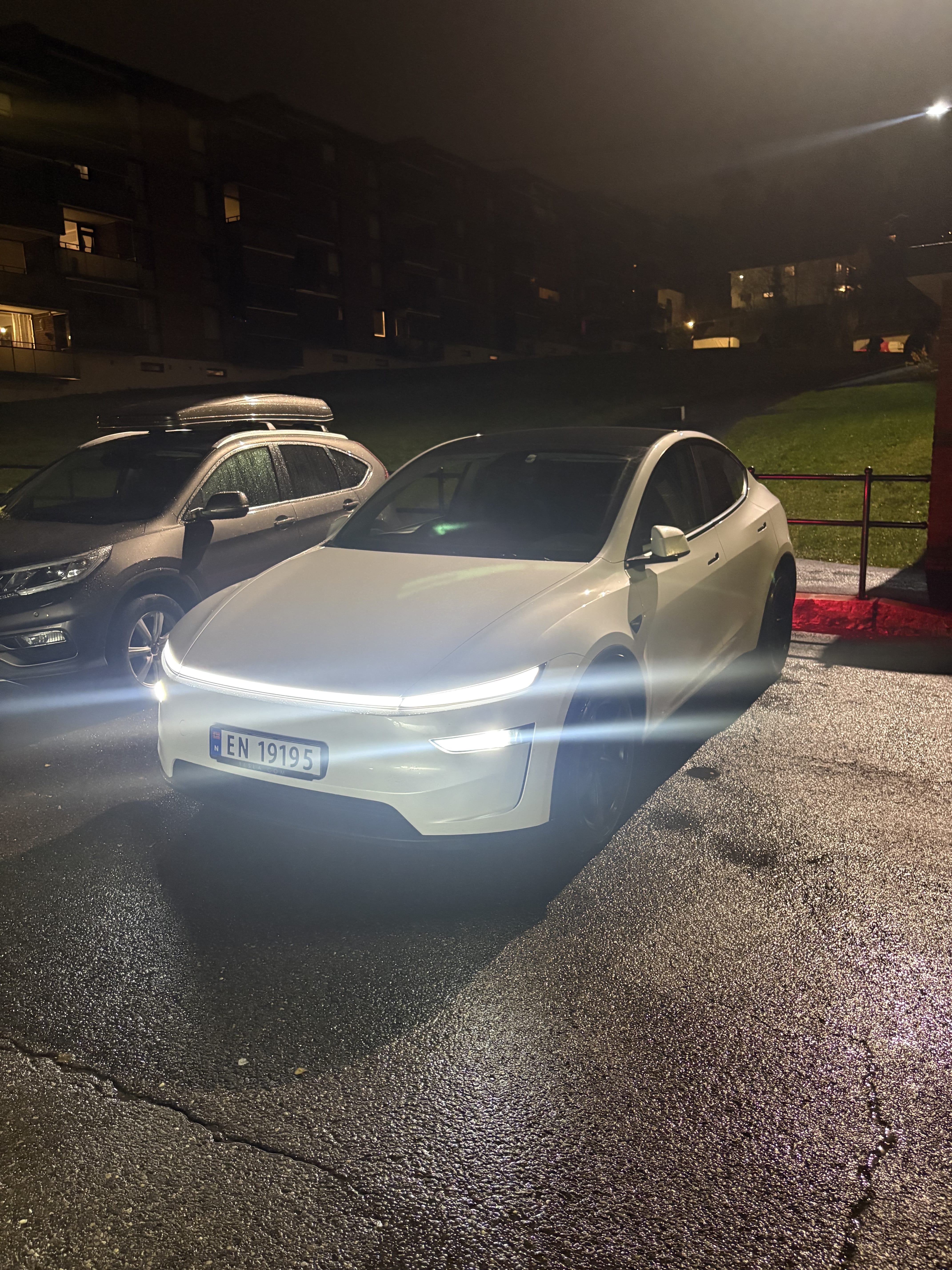 Tesla Model Y Long Range, 2025, Electric, automatic