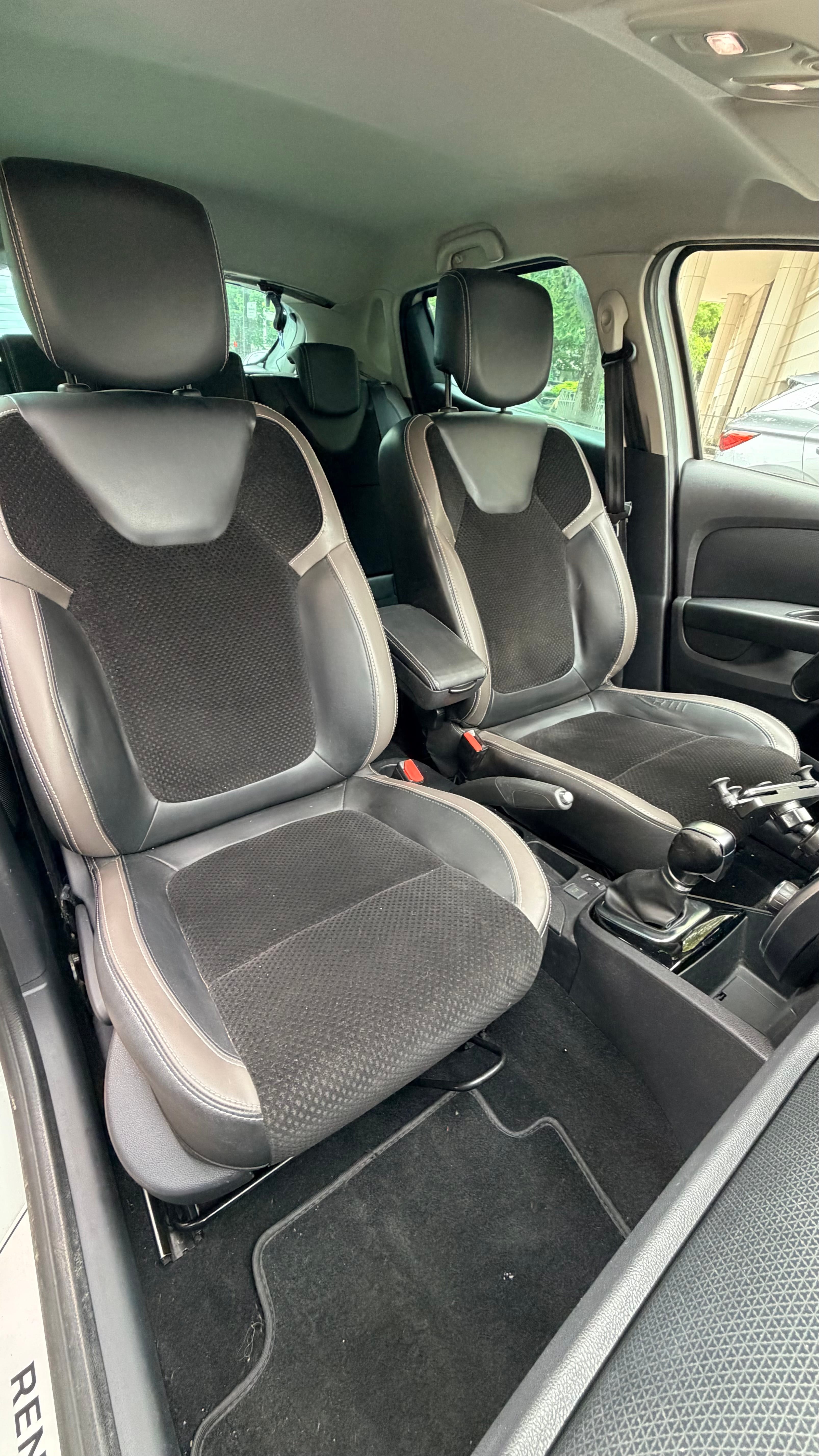 Renault Clio with USB charging ports