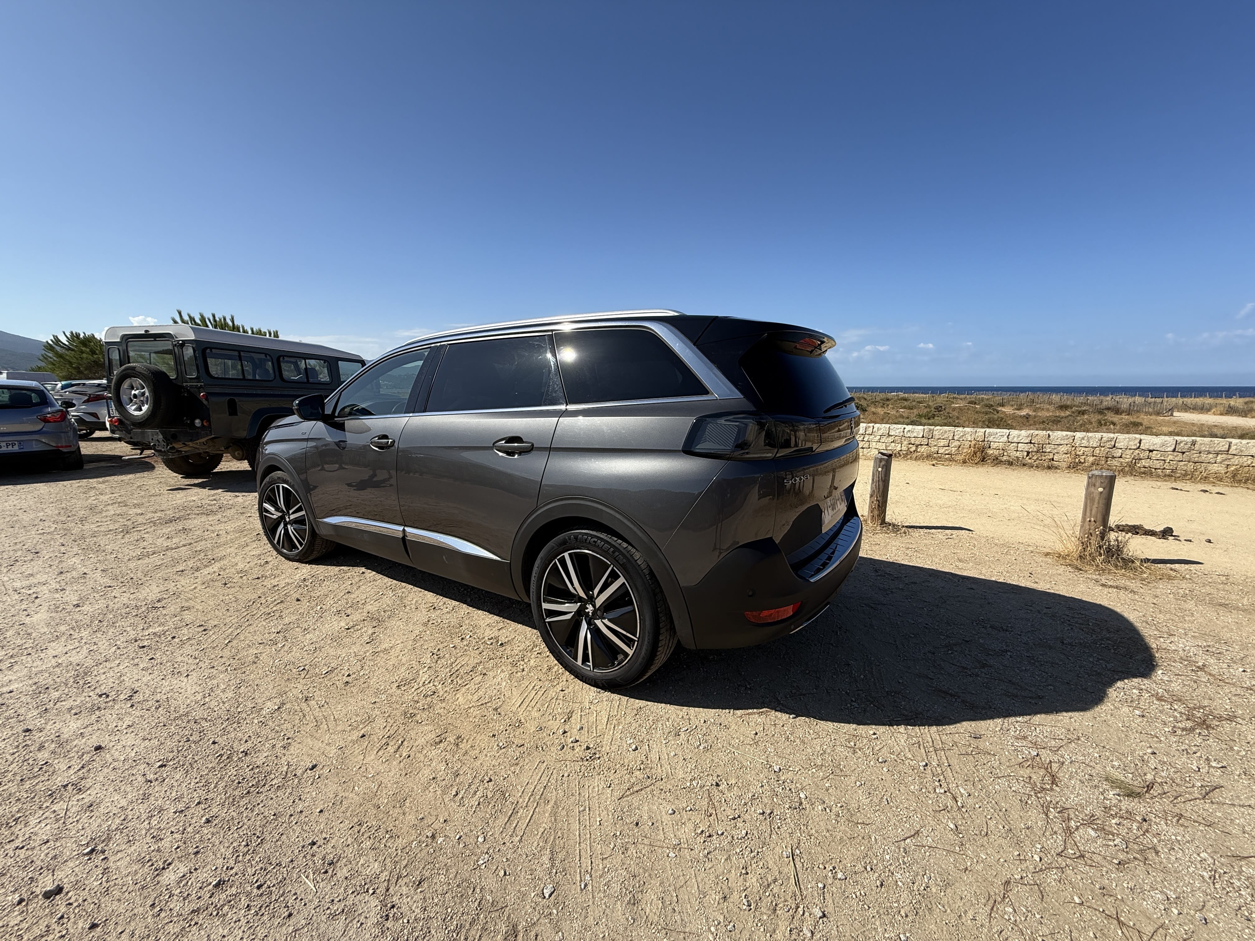 Peugeot 5008 avec GPS