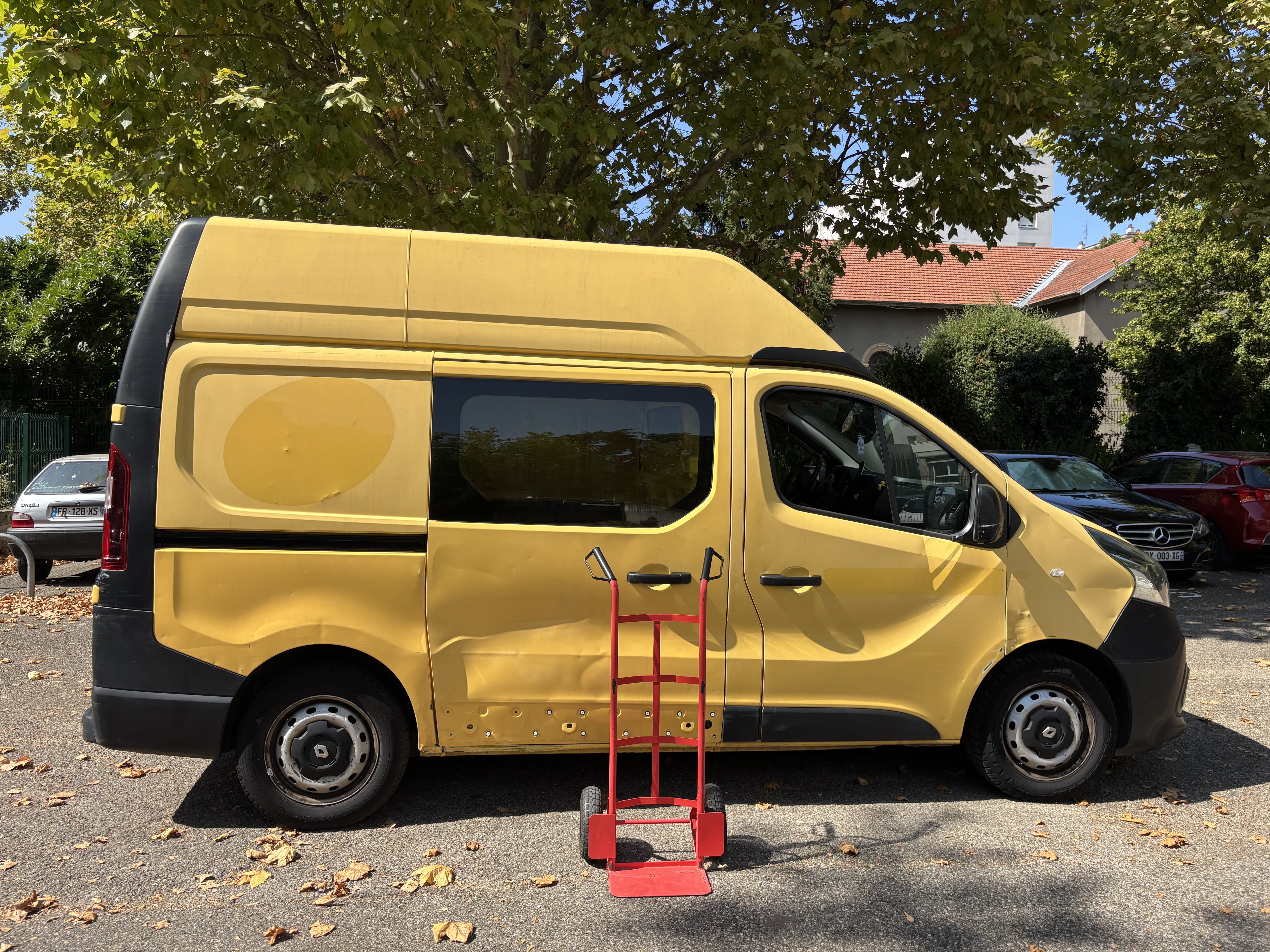 Renault Trafic Grand Volume 8M3 + Diable avec Audio Bluetooth