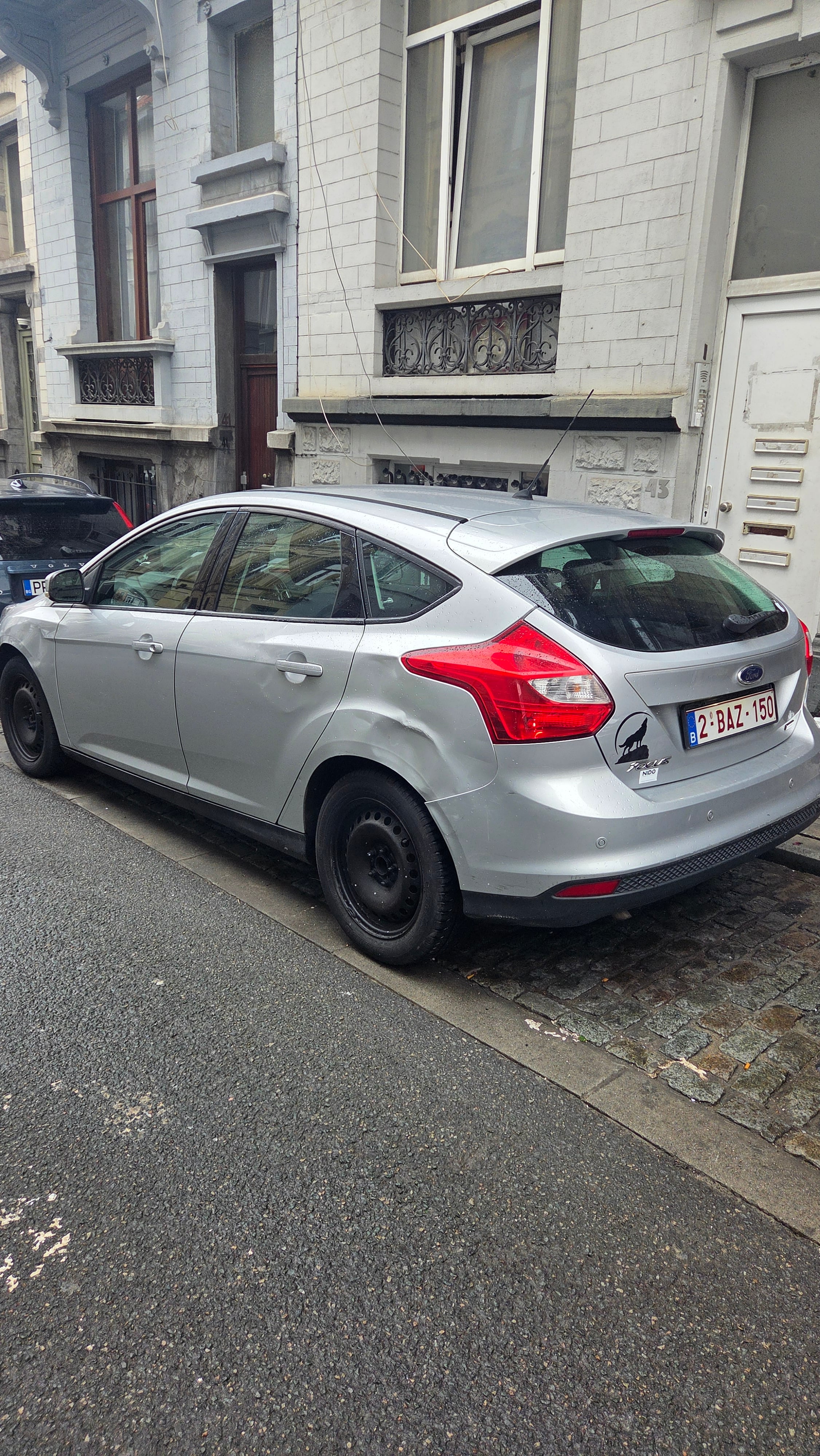 Ford Focus 1.6 essence with Backup camera