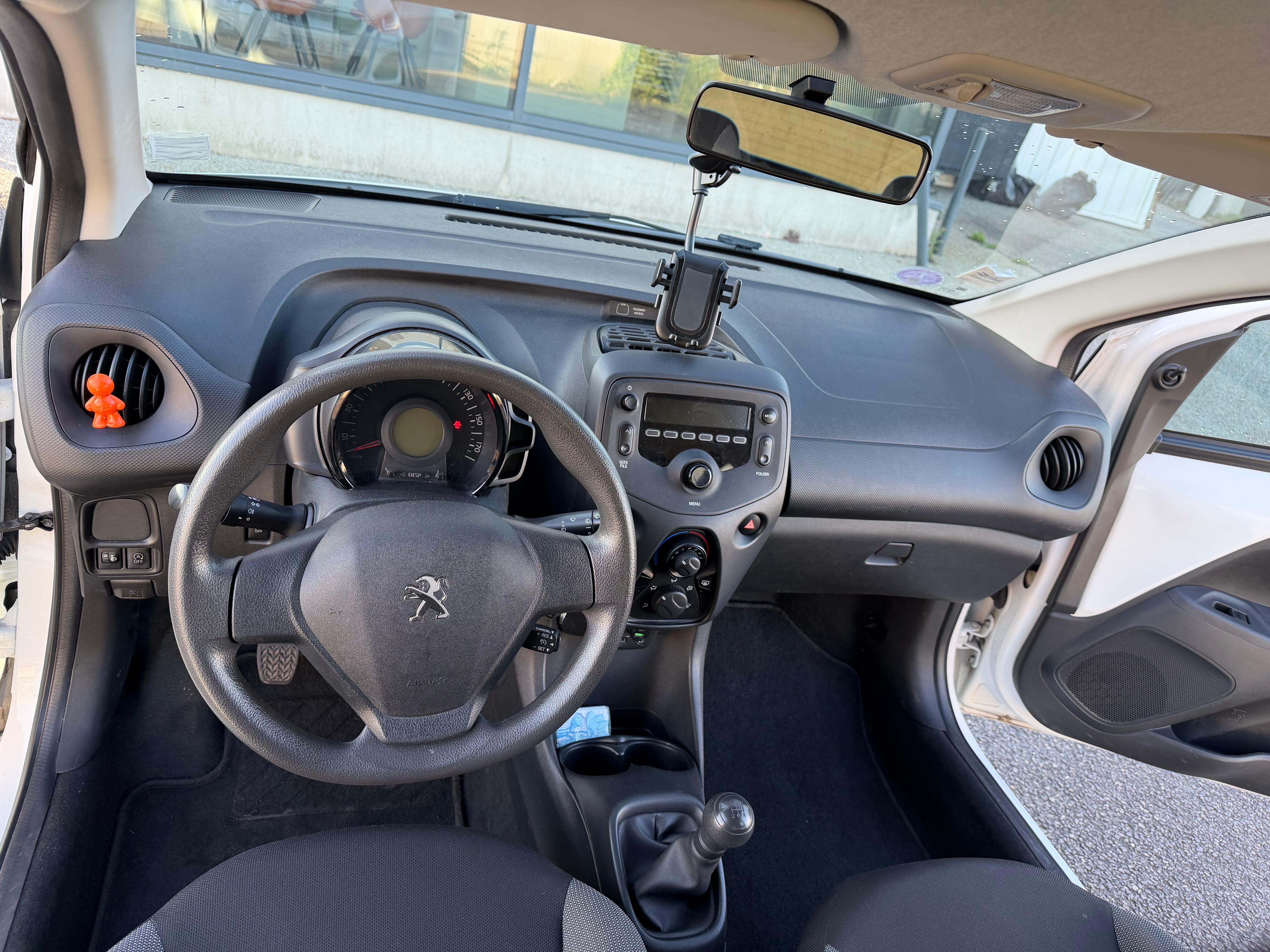 Peugeot 108 avec Autoradio