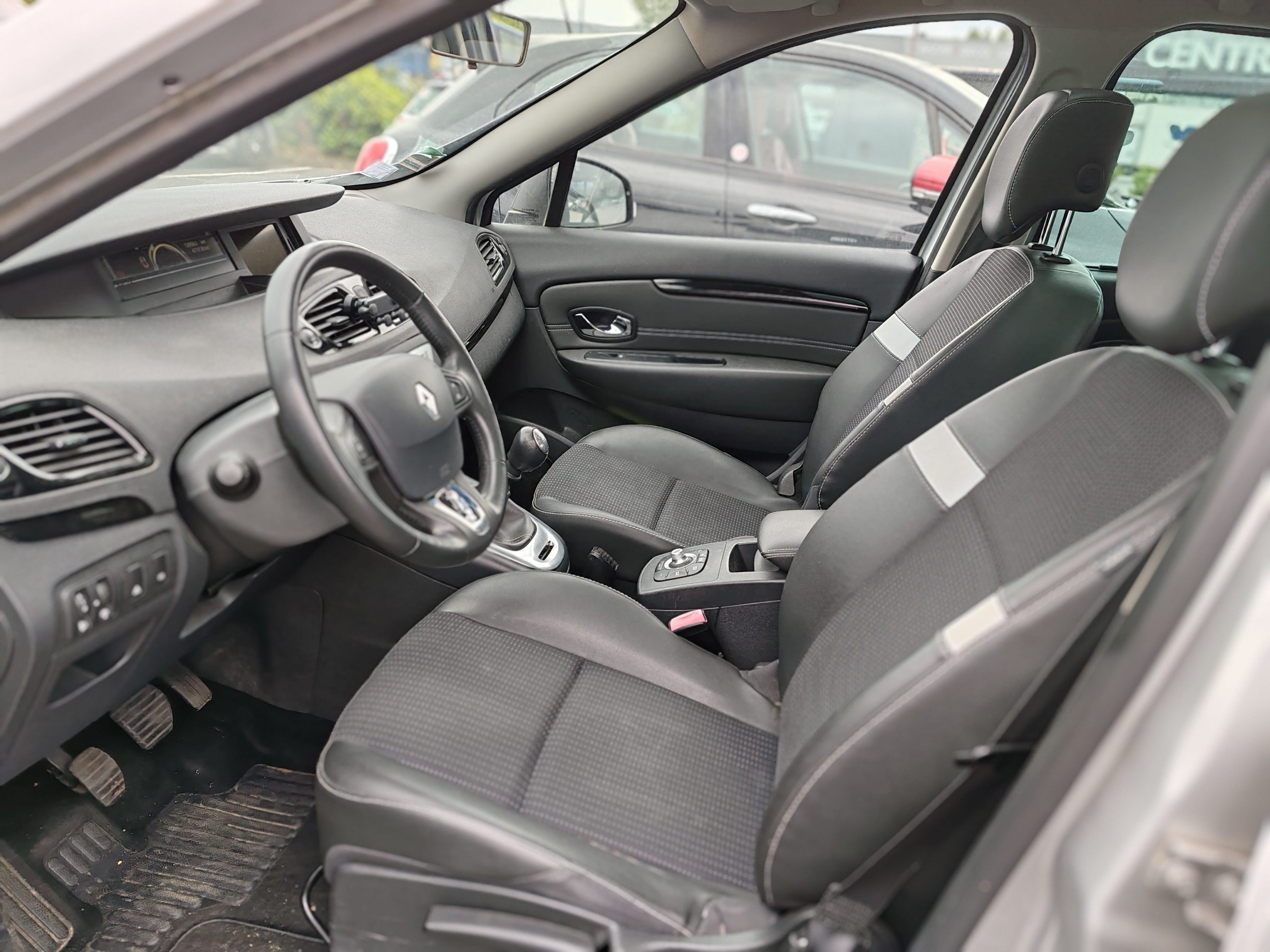 Renault Grand Scenic 7pl Diesel faible conso toit ouvrant panoramique