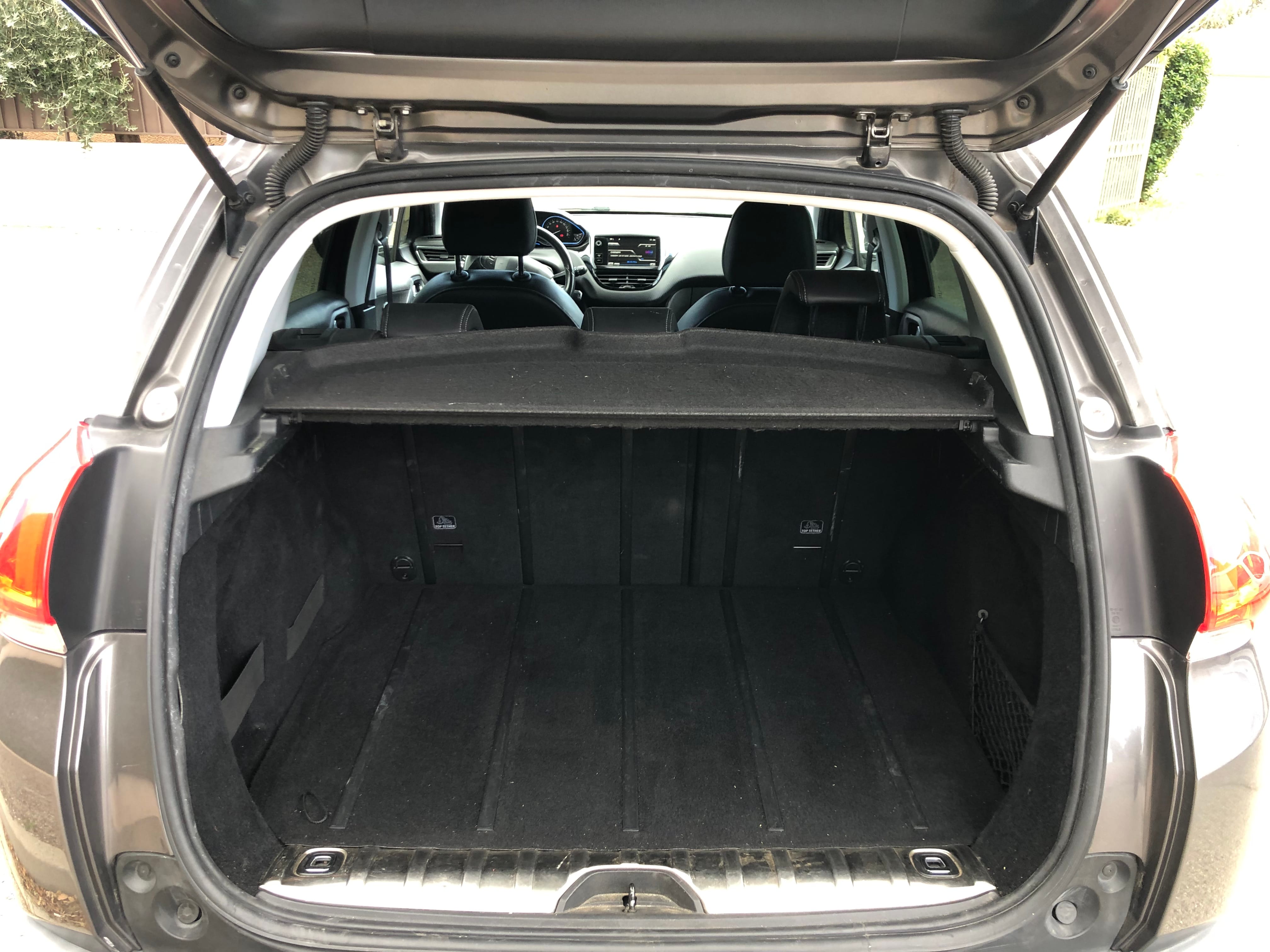 Peugeot 2008 avec Siège bébé
