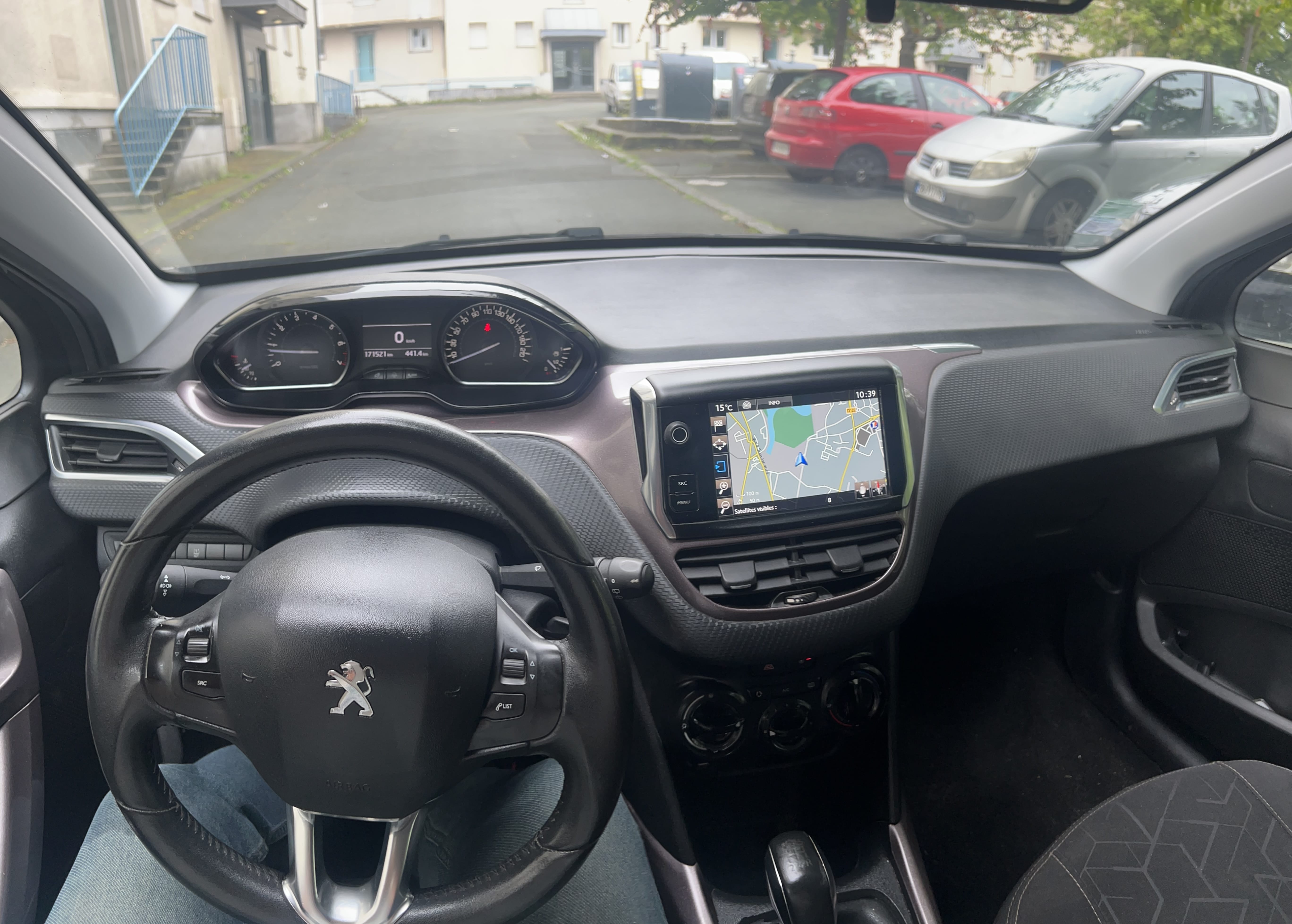 Peugeot 2008 avec GPS