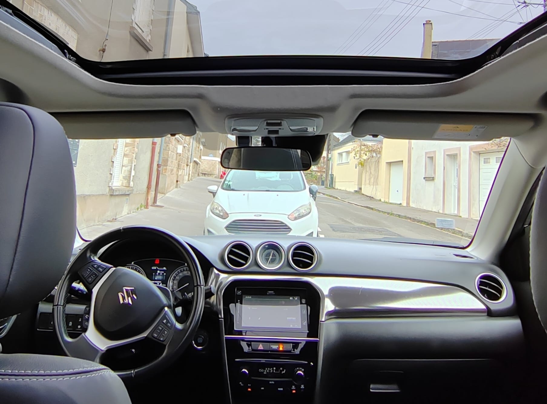 Suzuki Vitara 1.4 Boosterjet Hybride/Essence Finition Style 129cv avec Régulateur de vitesse
