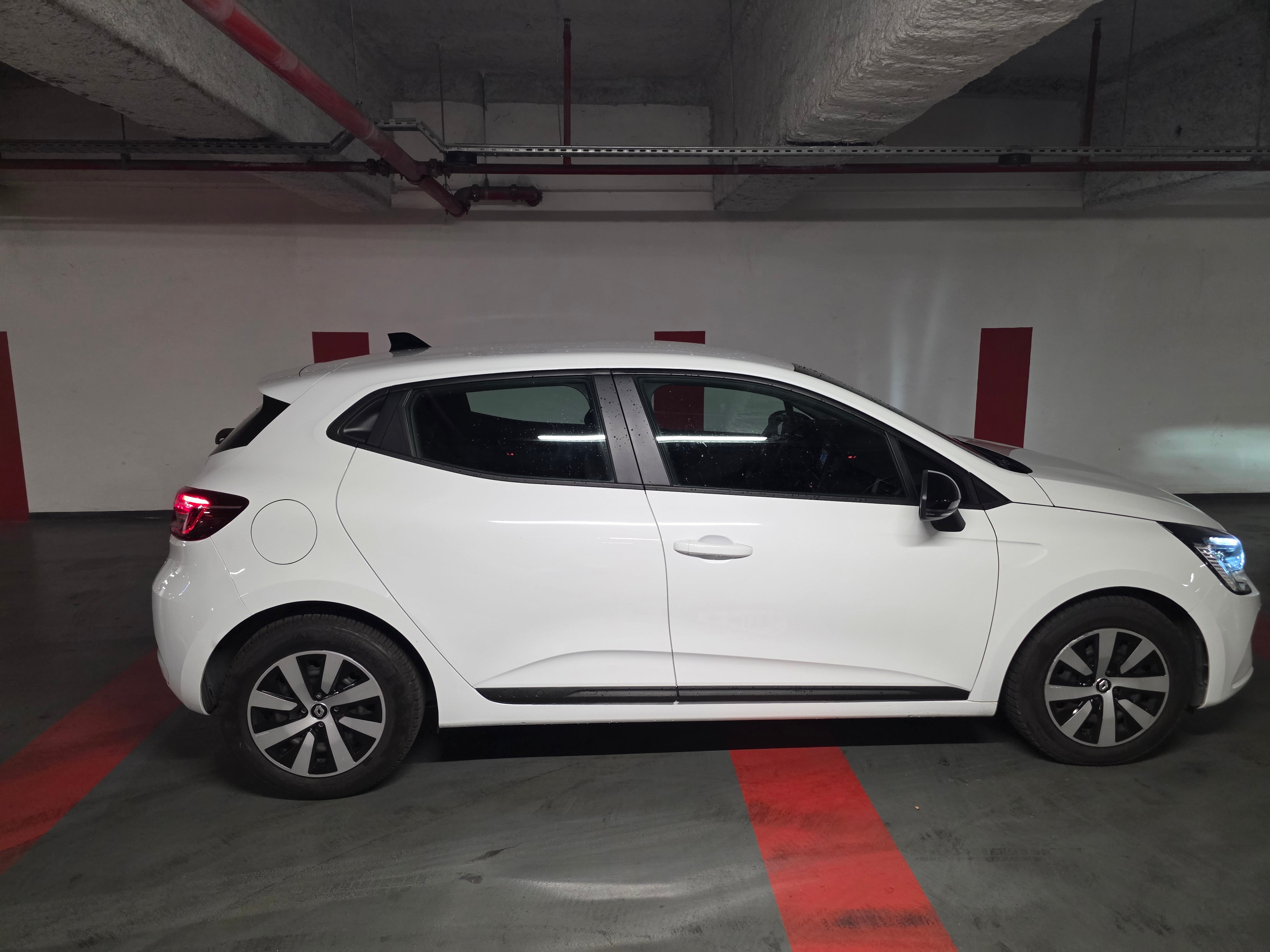Renault Clio 1.0 TCE 90CH, 2023, Essence 95