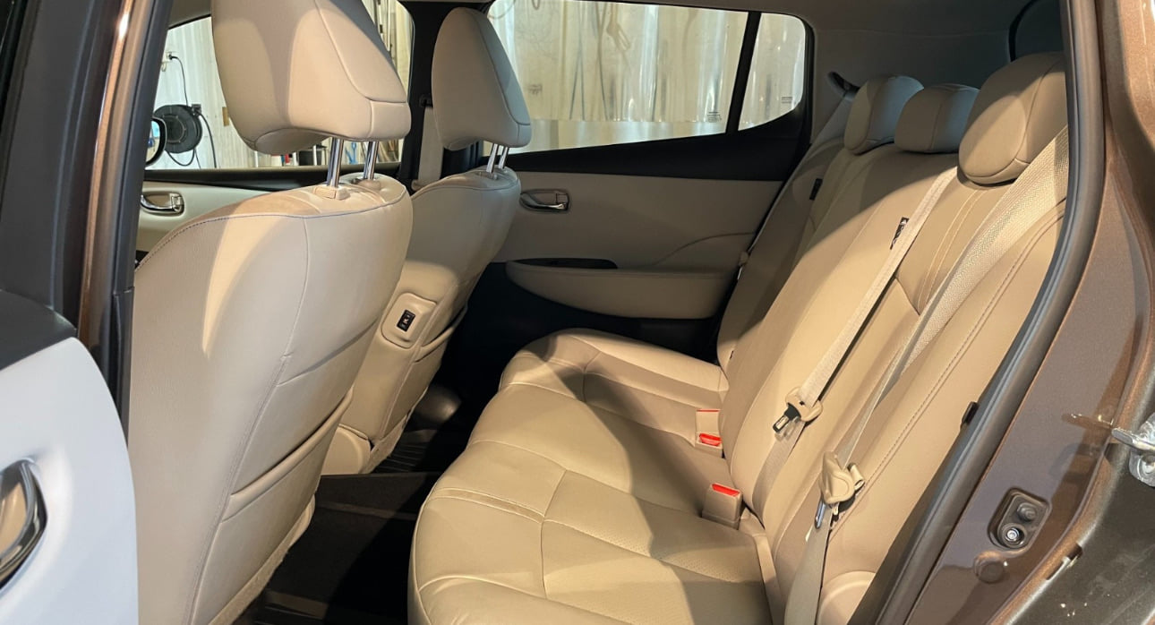 Nissan Leaf med Babysete