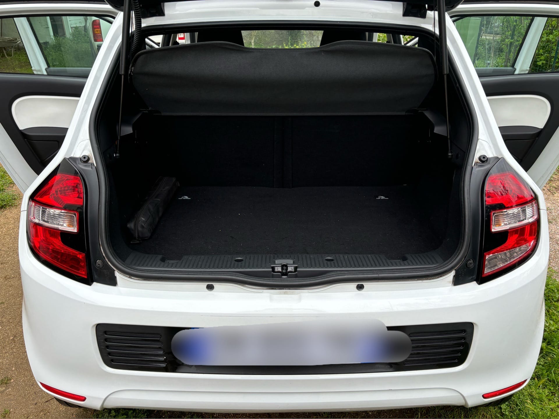 Renault Twingo III with Audio / iPod input