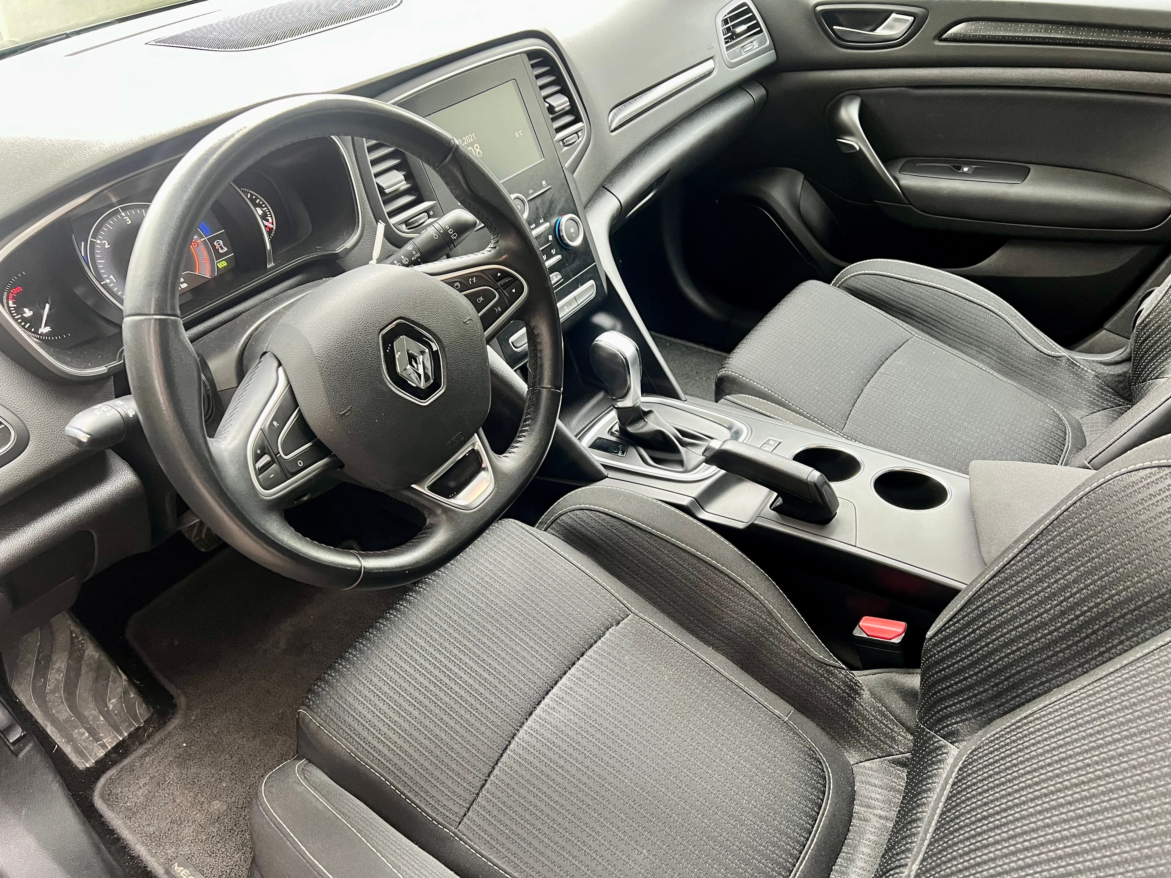 Renault Mégane Estate  Break diesel auto — à 3 min de l’aéroport Bordeaux, place incluse