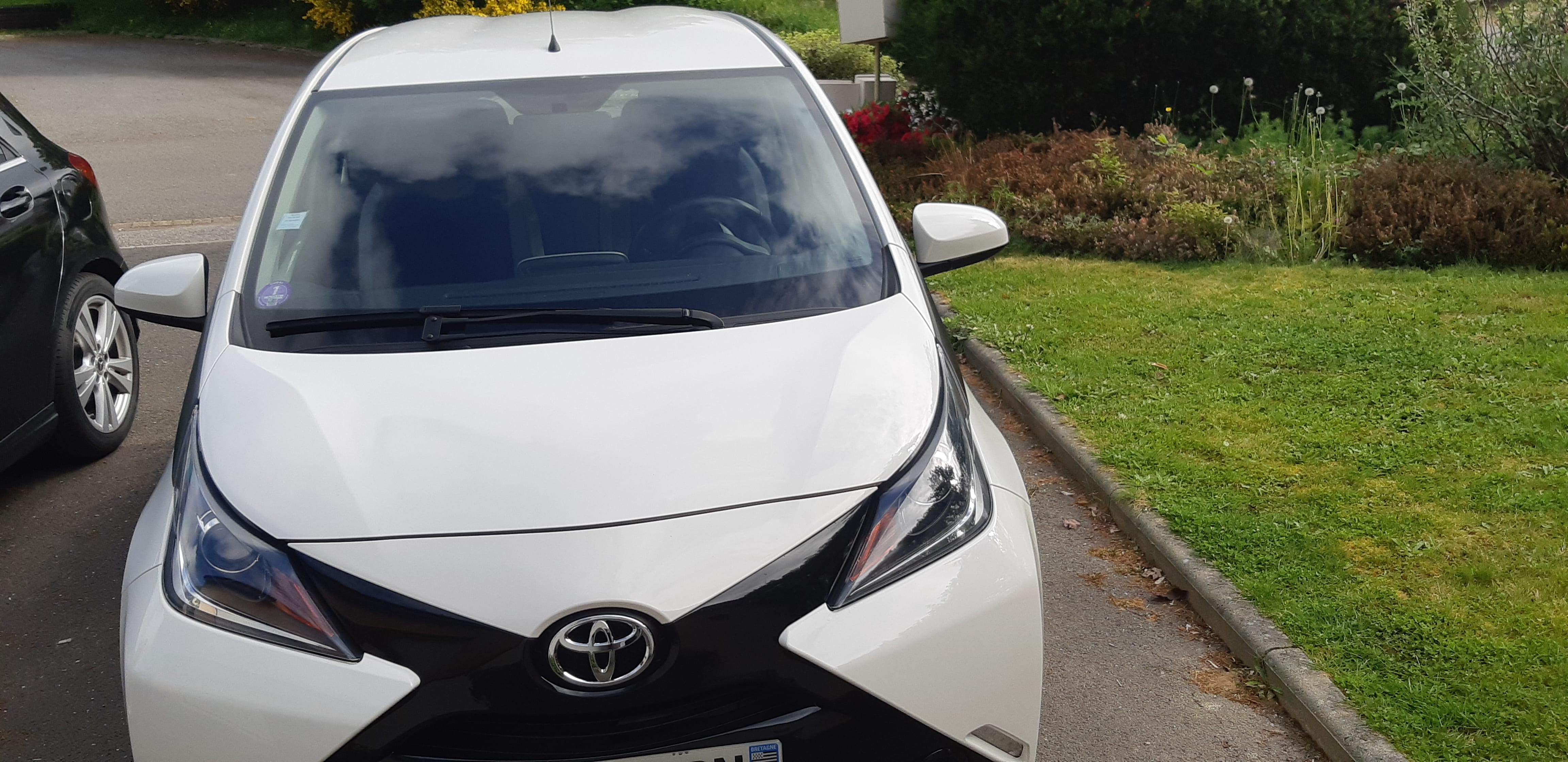 Toyota Aygo (Start and Stop)  5 portes,Essence E95E10,caméra de recul, système carplay, avec Audio Bluetooth