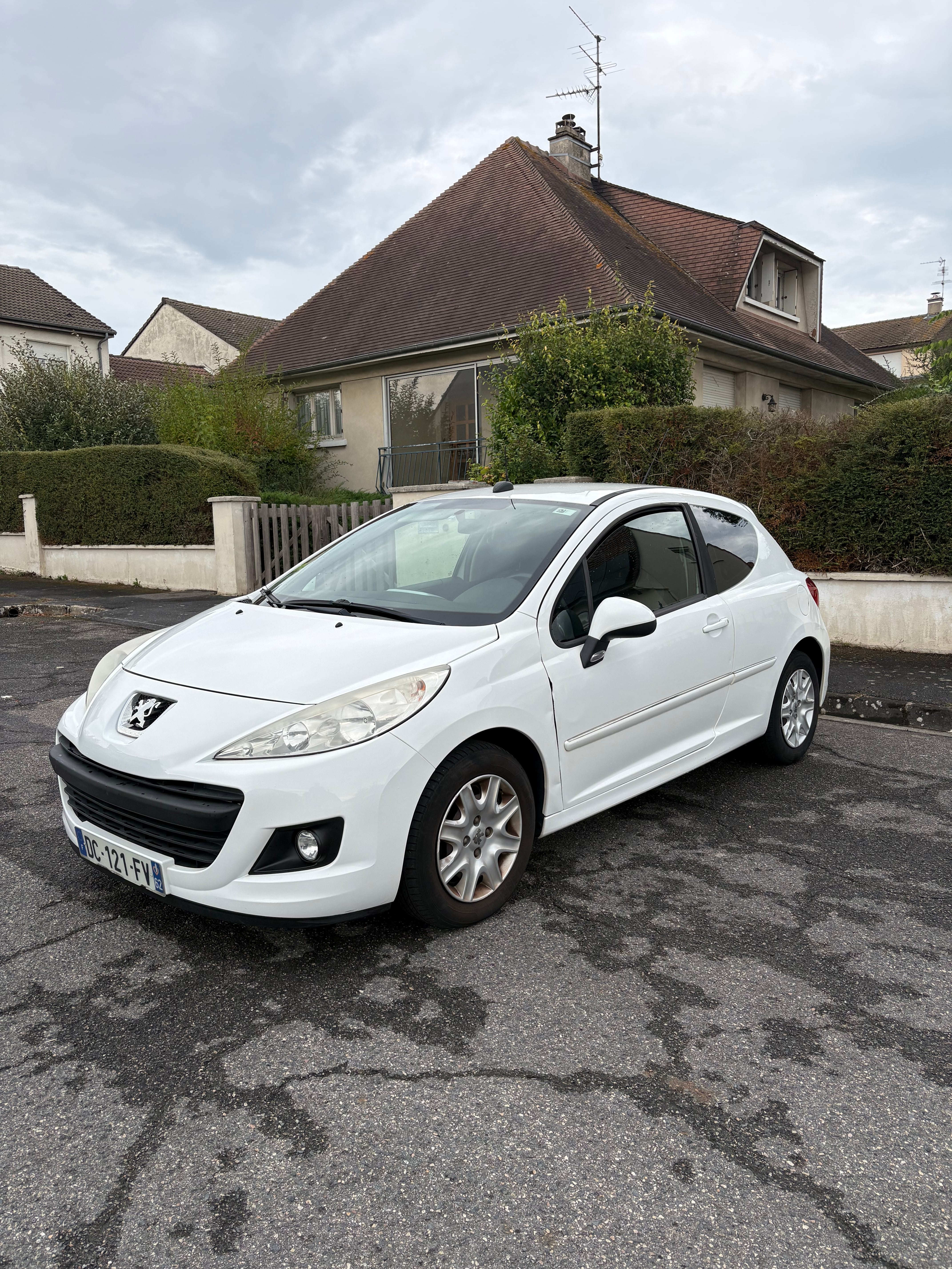 Peugeot 207, 2014, Diesel