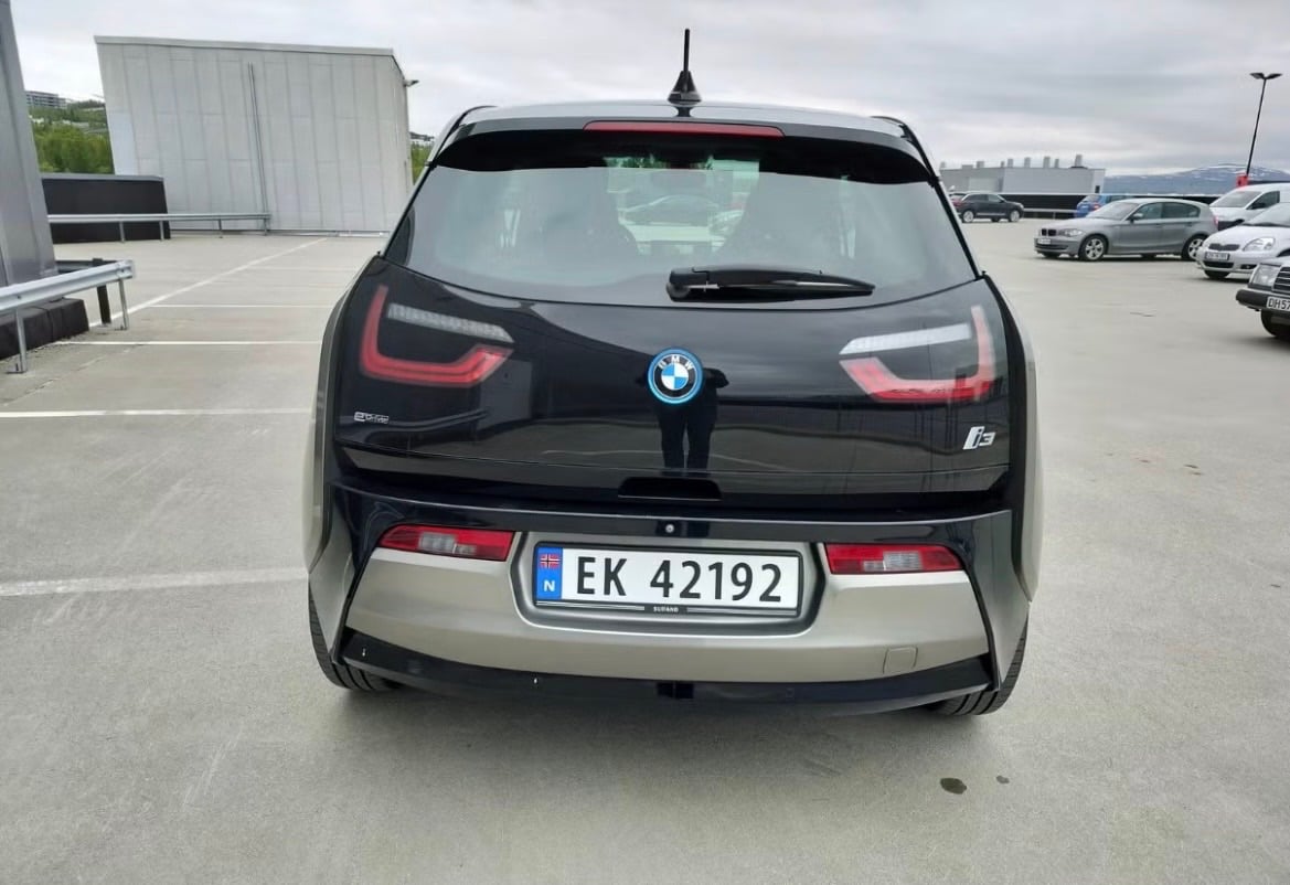BMW i3 with Backup camera