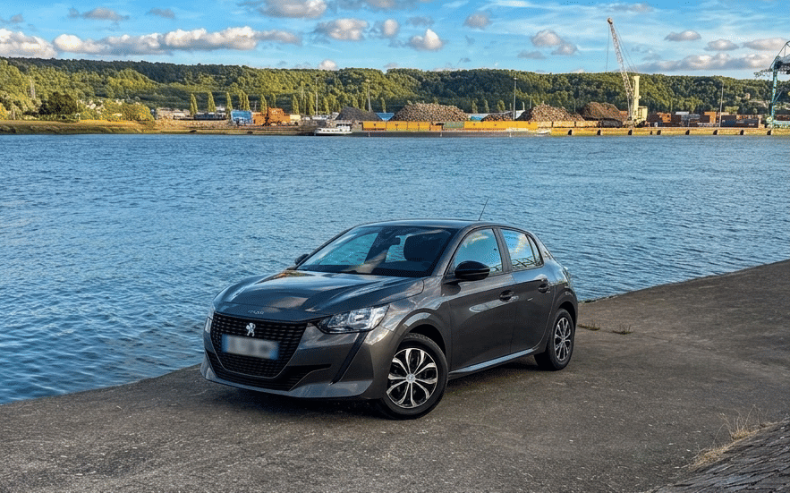 Peugeot 208 avec Entrée audio / iPod