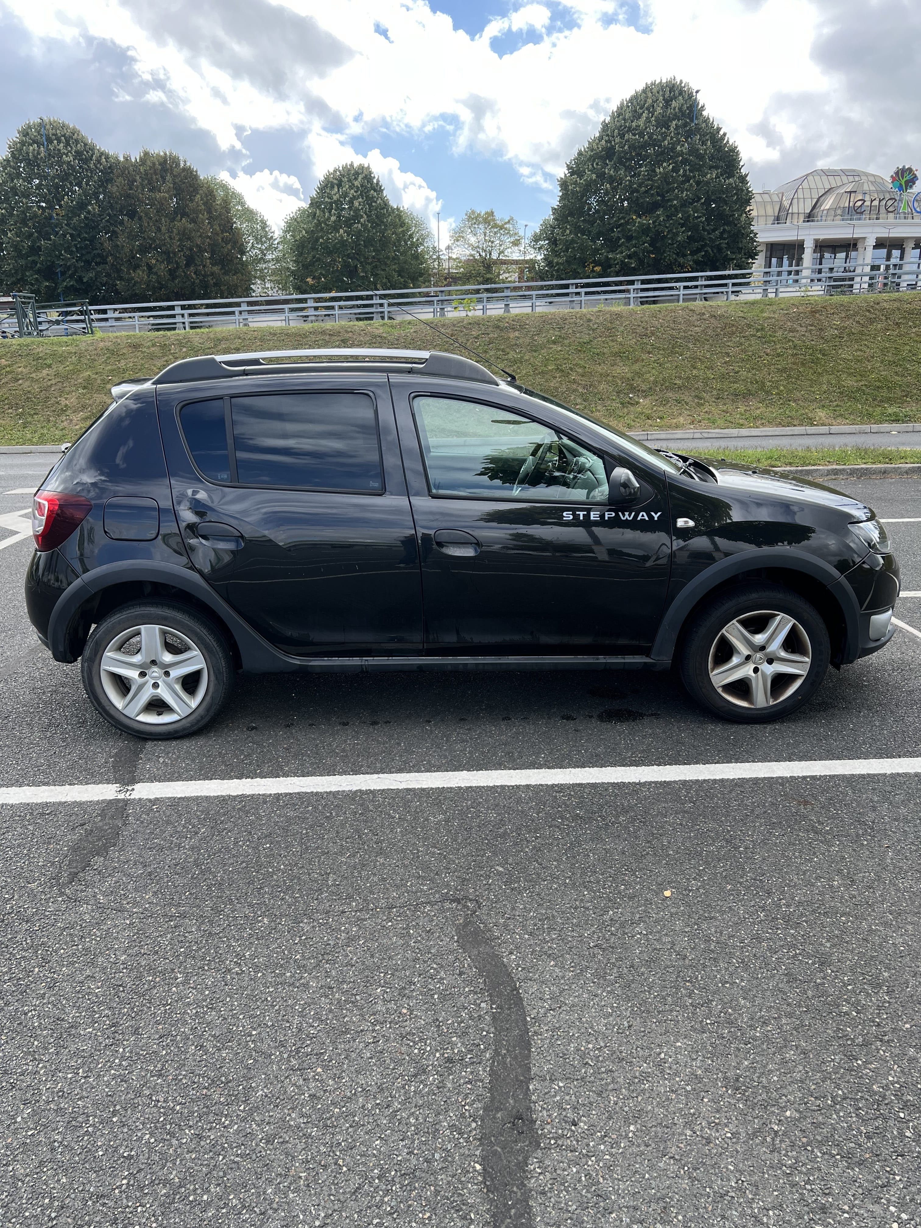 Dacia Sandero avec Climatisation