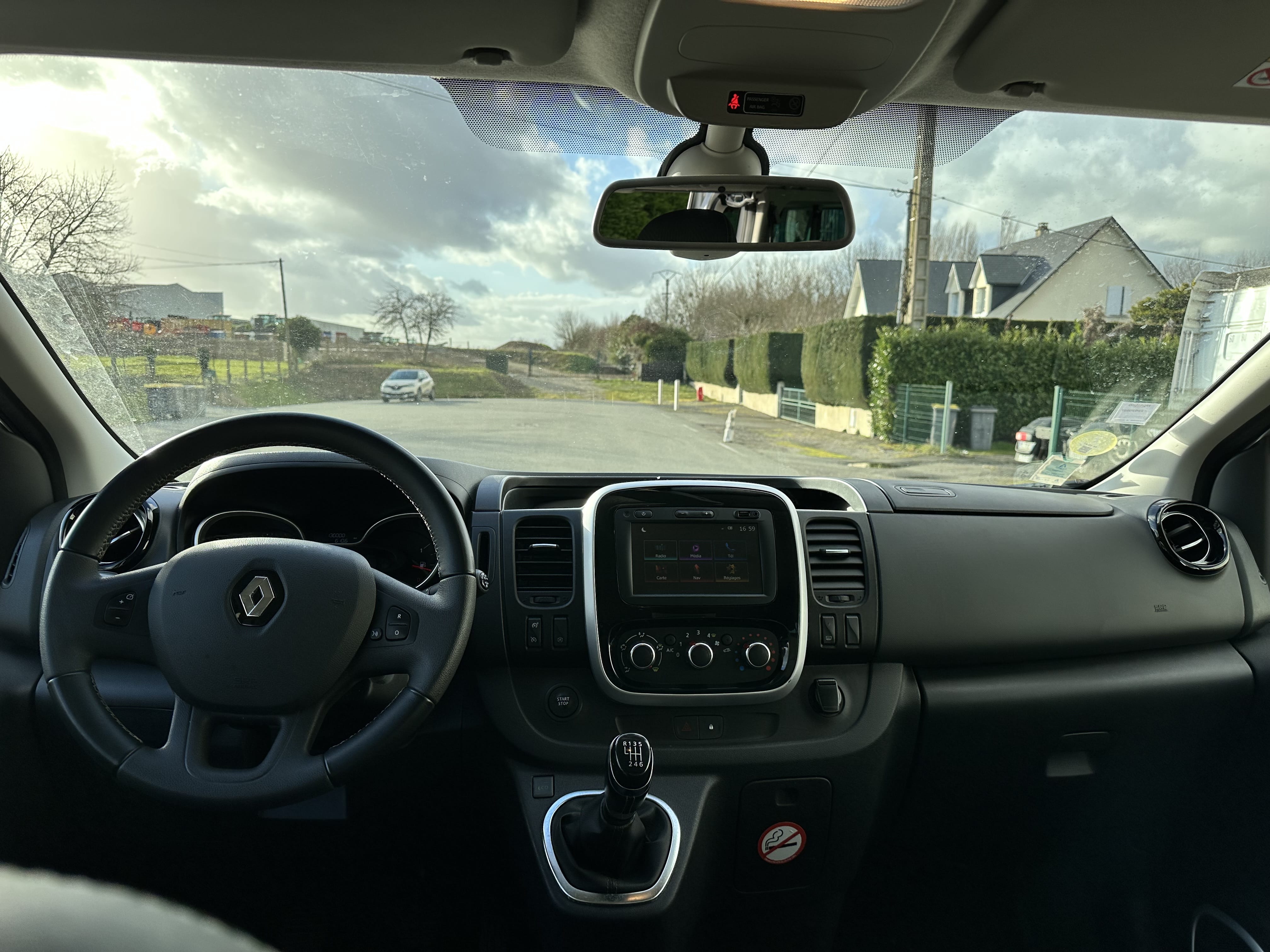 Renault Trafic Passenger 2.0l dci 145 avec GPS