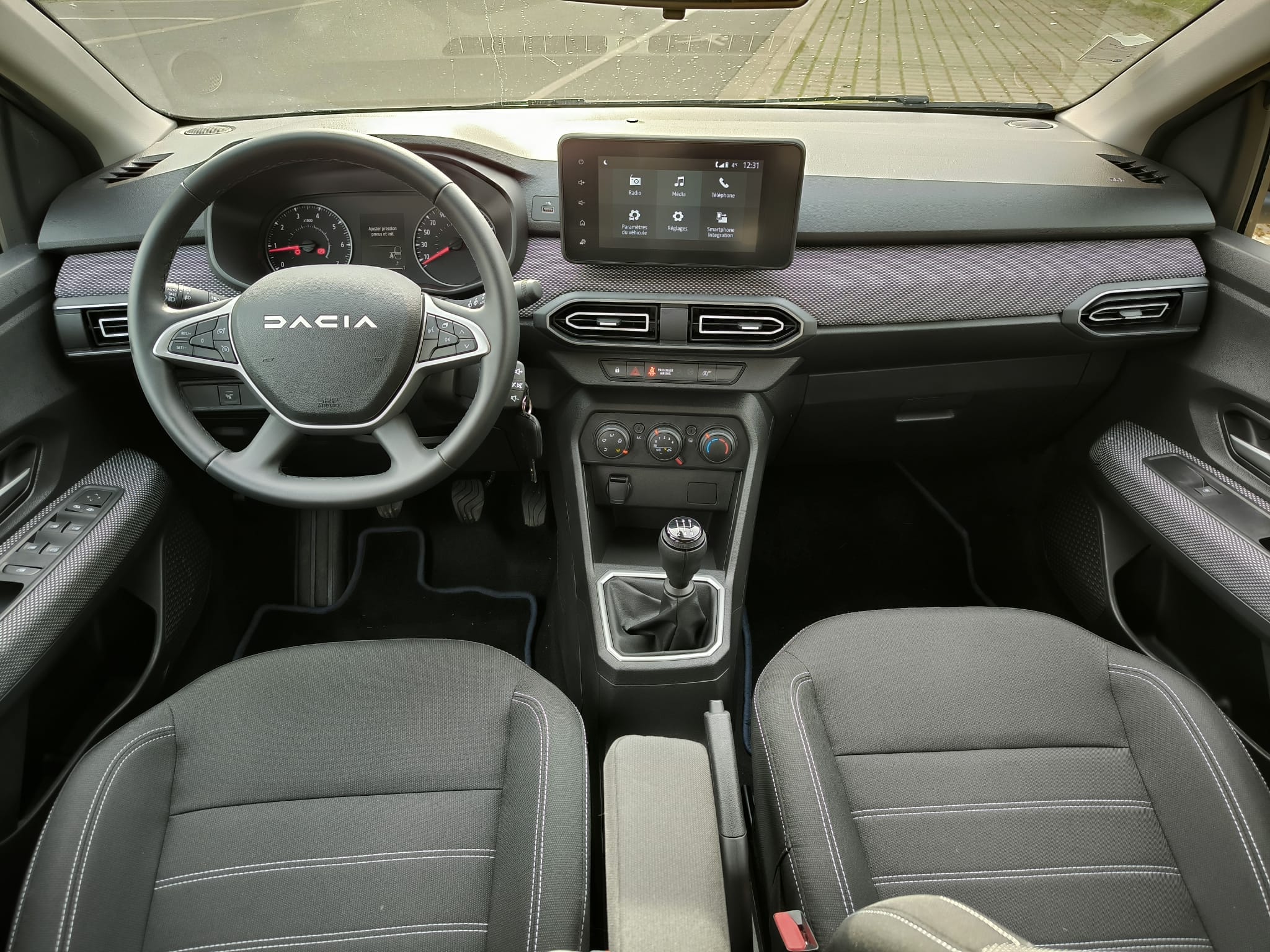 Dacia Sandero Expression 1.0 65CH avec Siège bébé