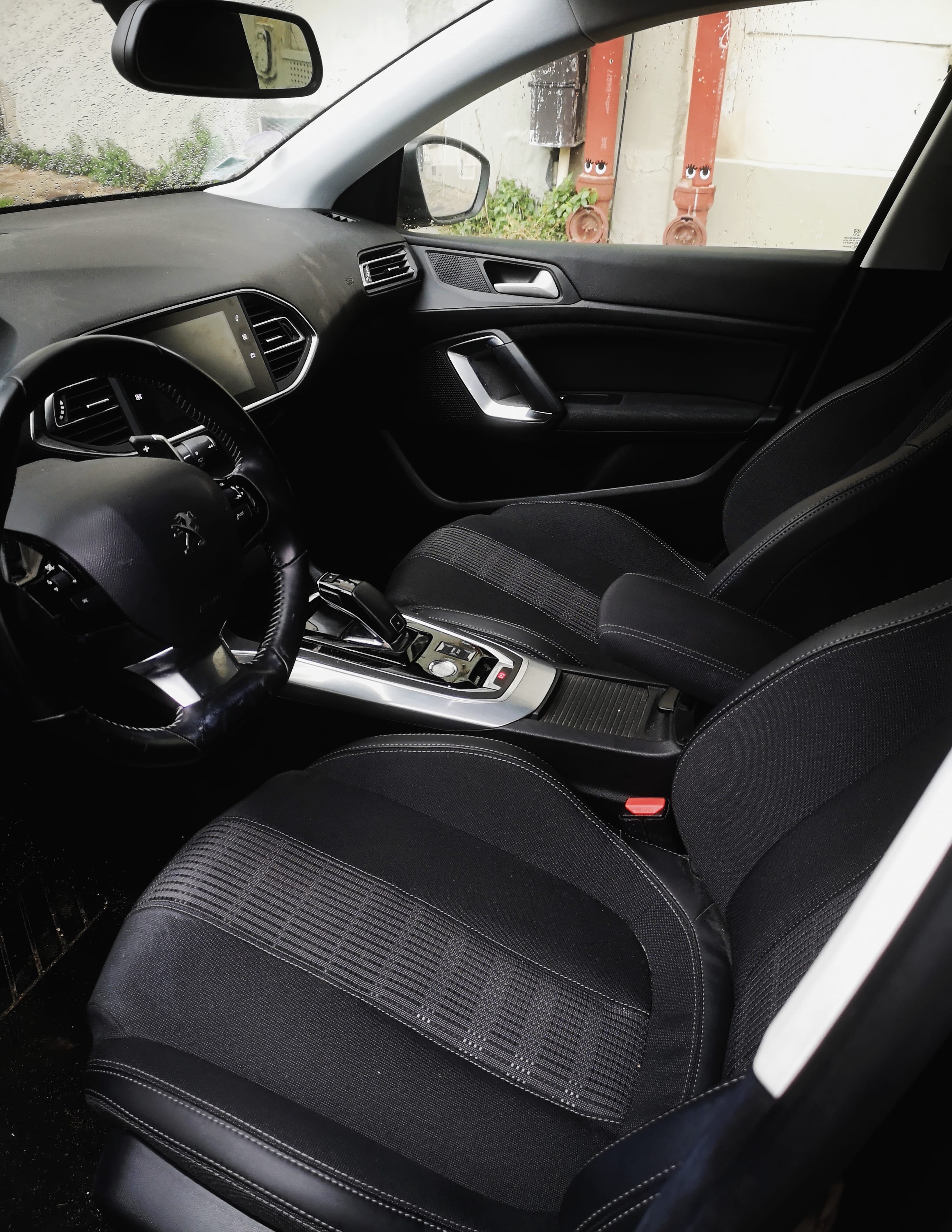 Peugeot 308 avec GPS